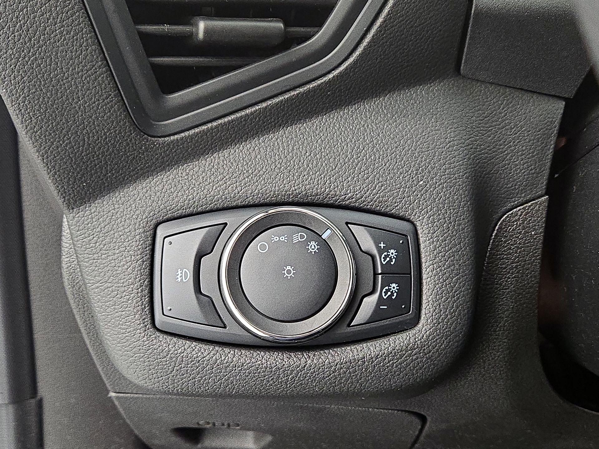 Thumbnail: 2015 Ford Escape - 13