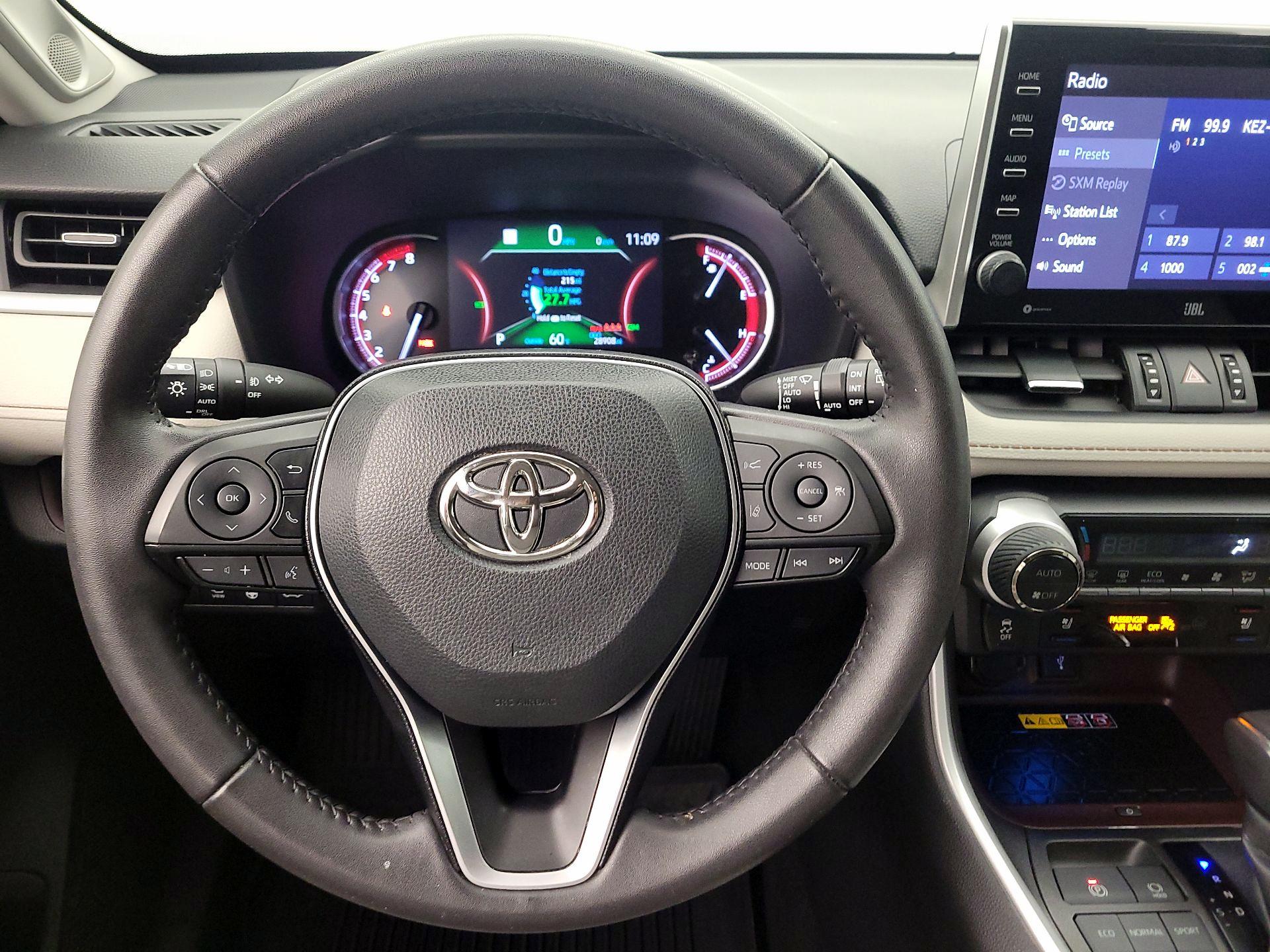 Thumbnail: 2022 Toyota RAV4 - 10