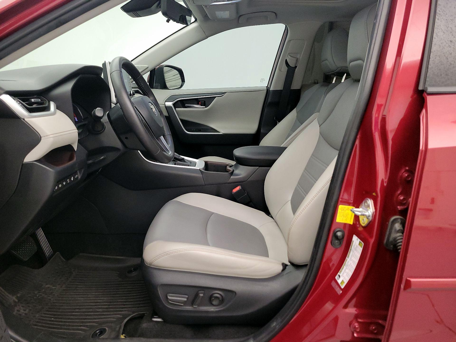 Thumbnail: 2022 Toyota RAV4 - 11