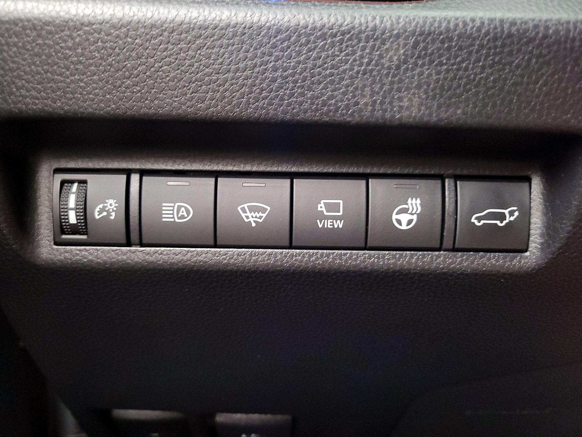 Thumbnail: 2022 Toyota RAV4 - 13