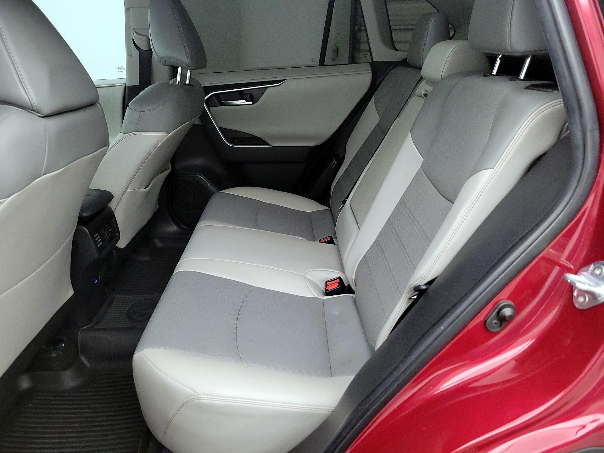 Thumbnail: 2022 Toyota RAV4 - 20