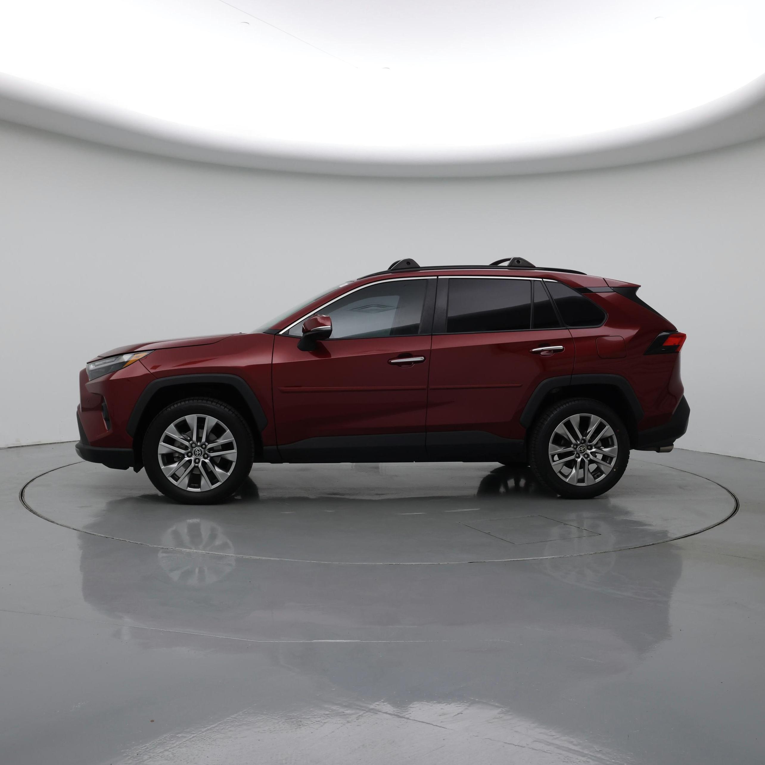 Thumbnail: 2022 Toyota RAV4 - 3
