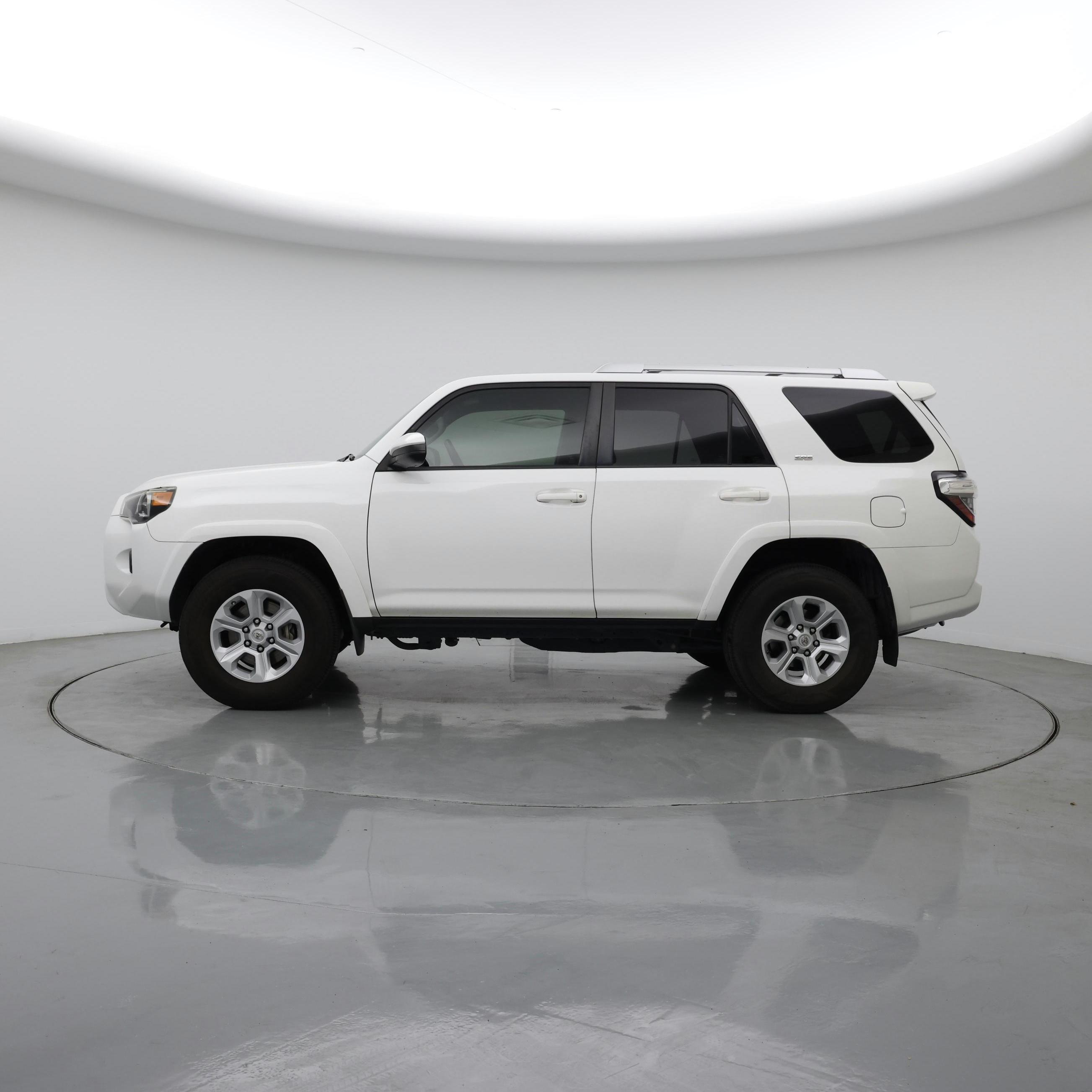 Thumbnail: 2018 Toyota 4Runner - 3