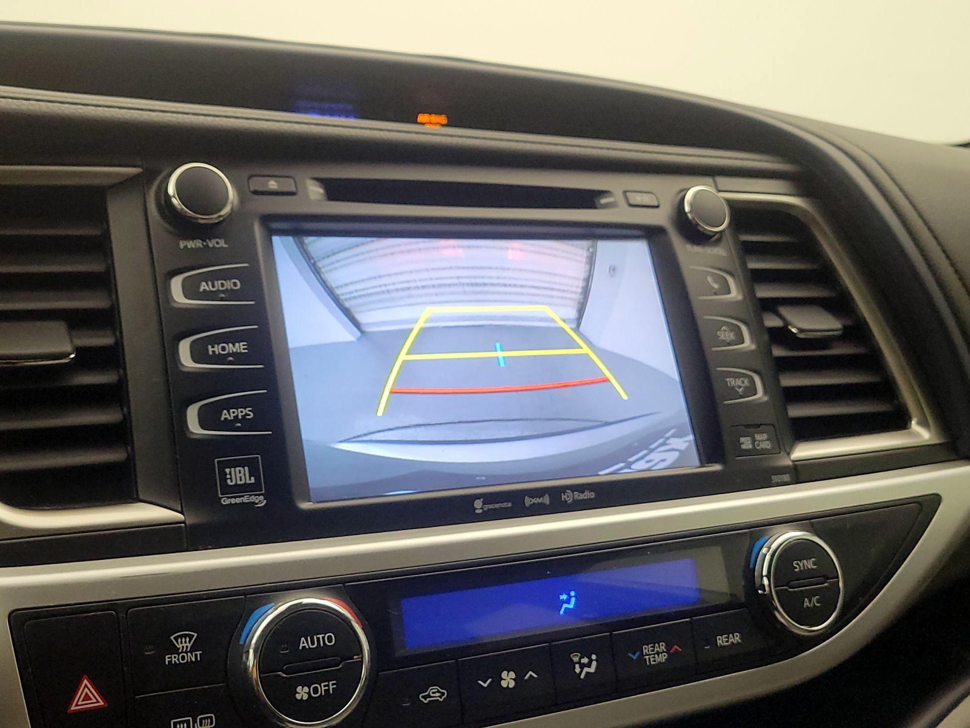 Thumbnail: 2018 Toyota Highlander - 15