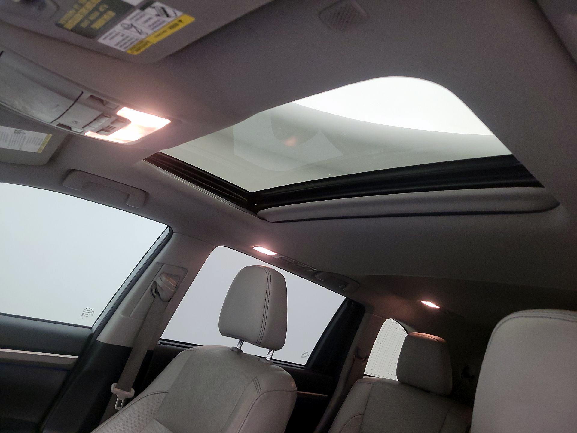 Thumbnail: 2018 Toyota Highlander - 20