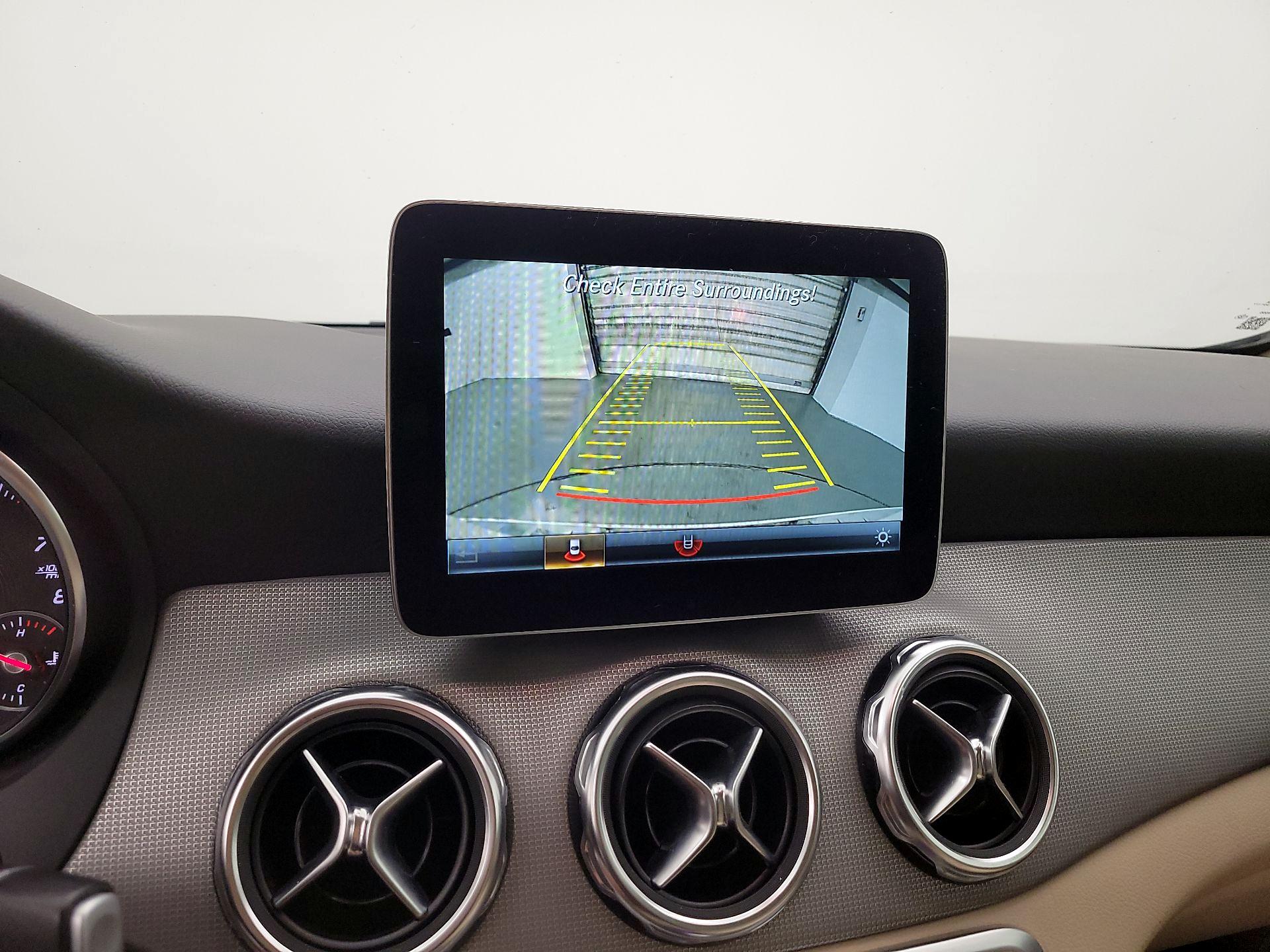 Thumbnail: 2018 Mercedes-Benz GLA - 15