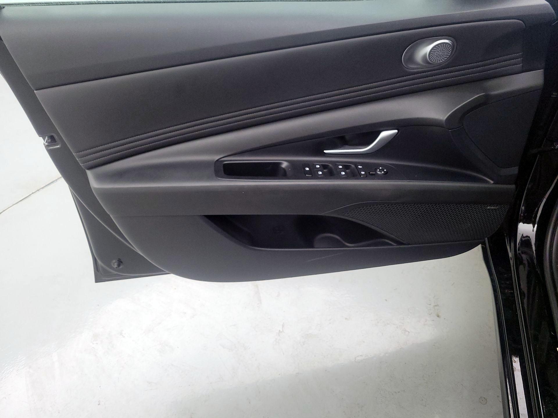 Thumbnail: 2023 Hyundai Elantra - 12