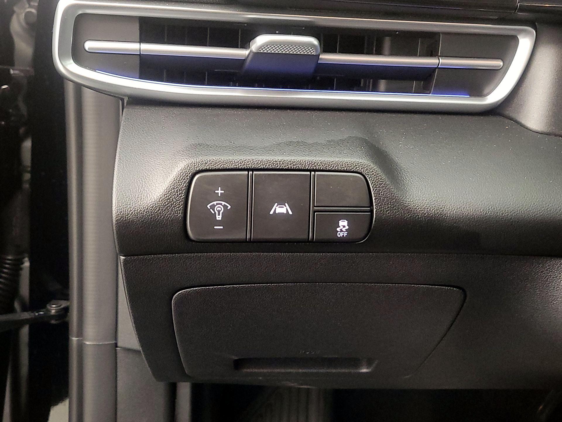 Thumbnail: 2023 Hyundai Elantra - 13