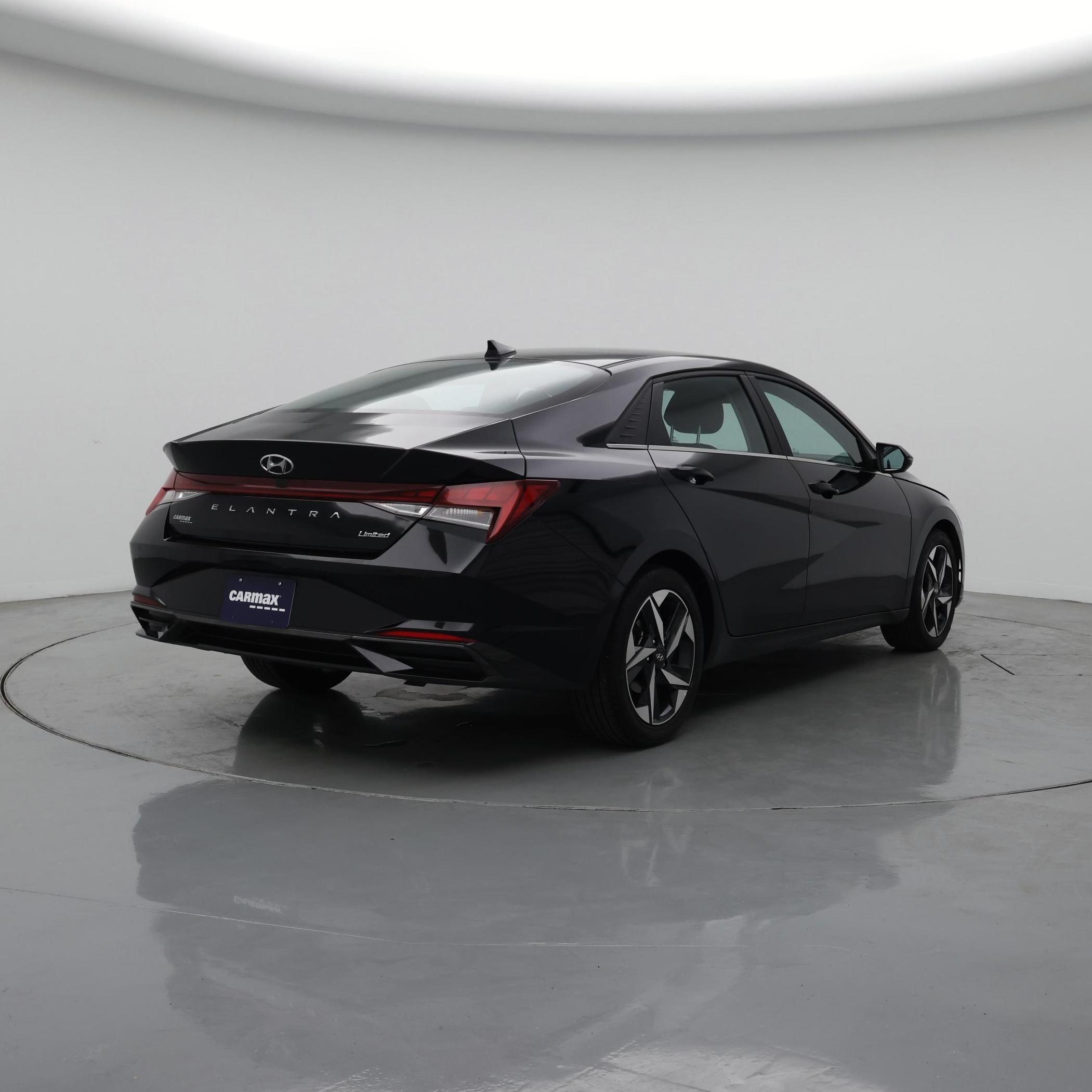 Thumbnail: 2023 Hyundai Elantra - 8