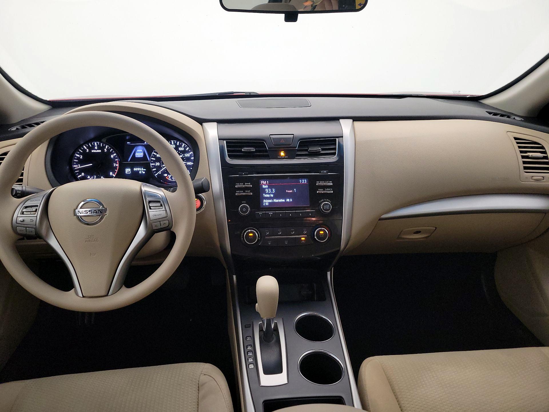 Thumbnail: 2015 Nissan Altima - 9