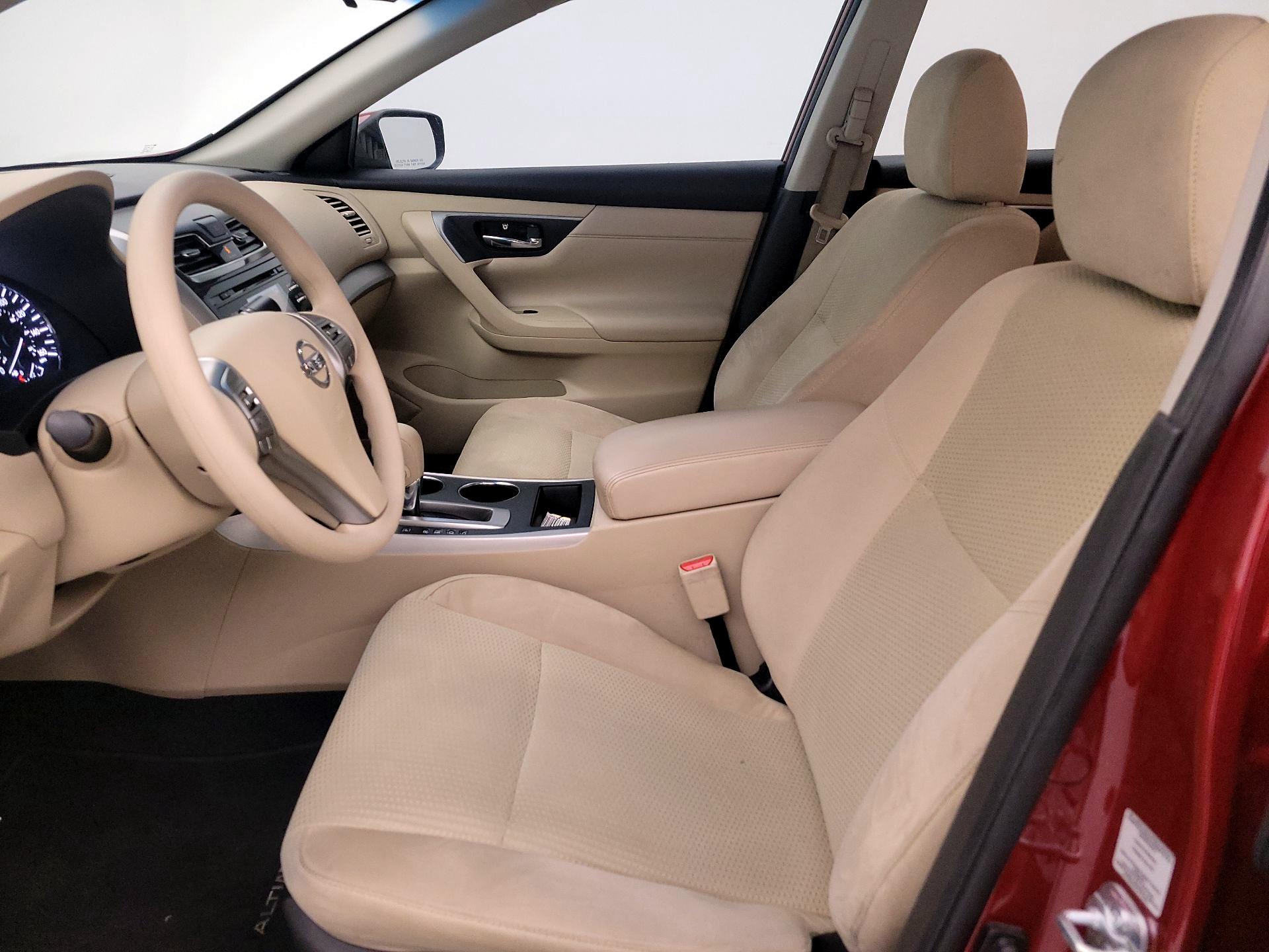 Thumbnail: 2015 Nissan Altima - 11