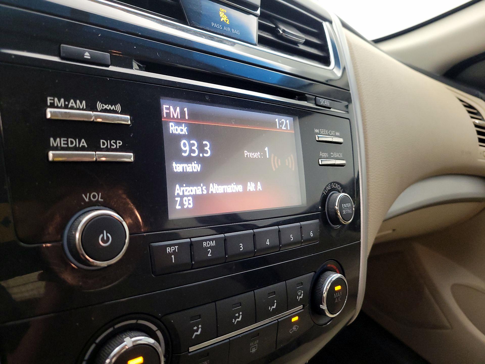 Thumbnail: 2015 Nissan Altima - 15