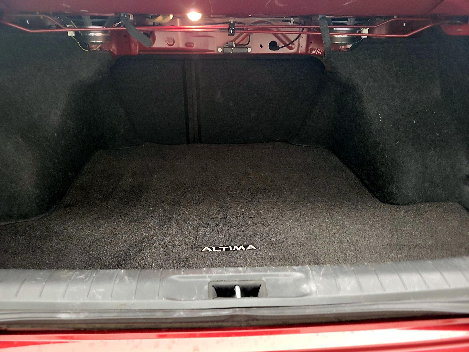 Thumbnail: 2015 Nissan Altima - 20