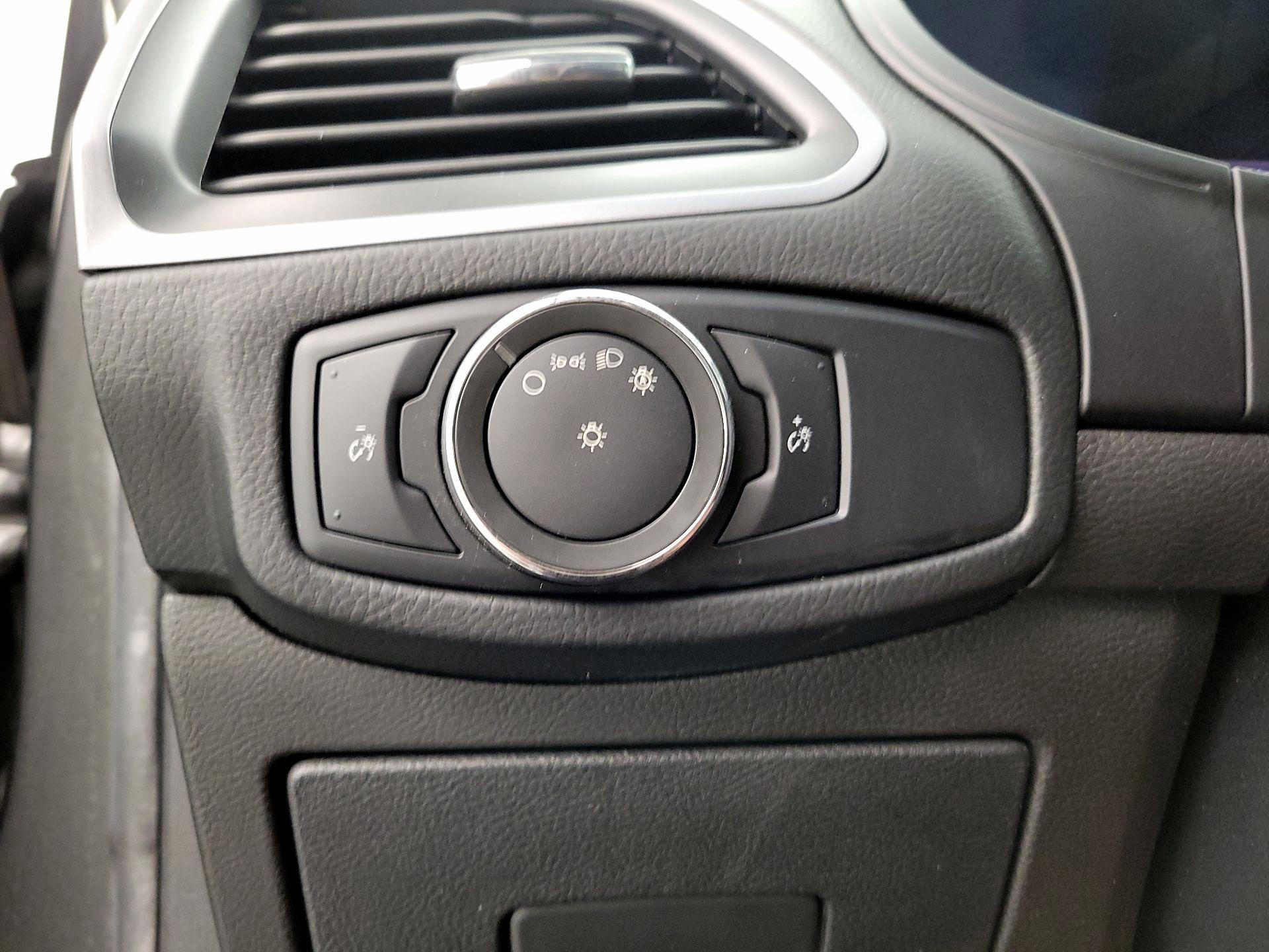 Thumbnail: 2017 Ford Edge - 13