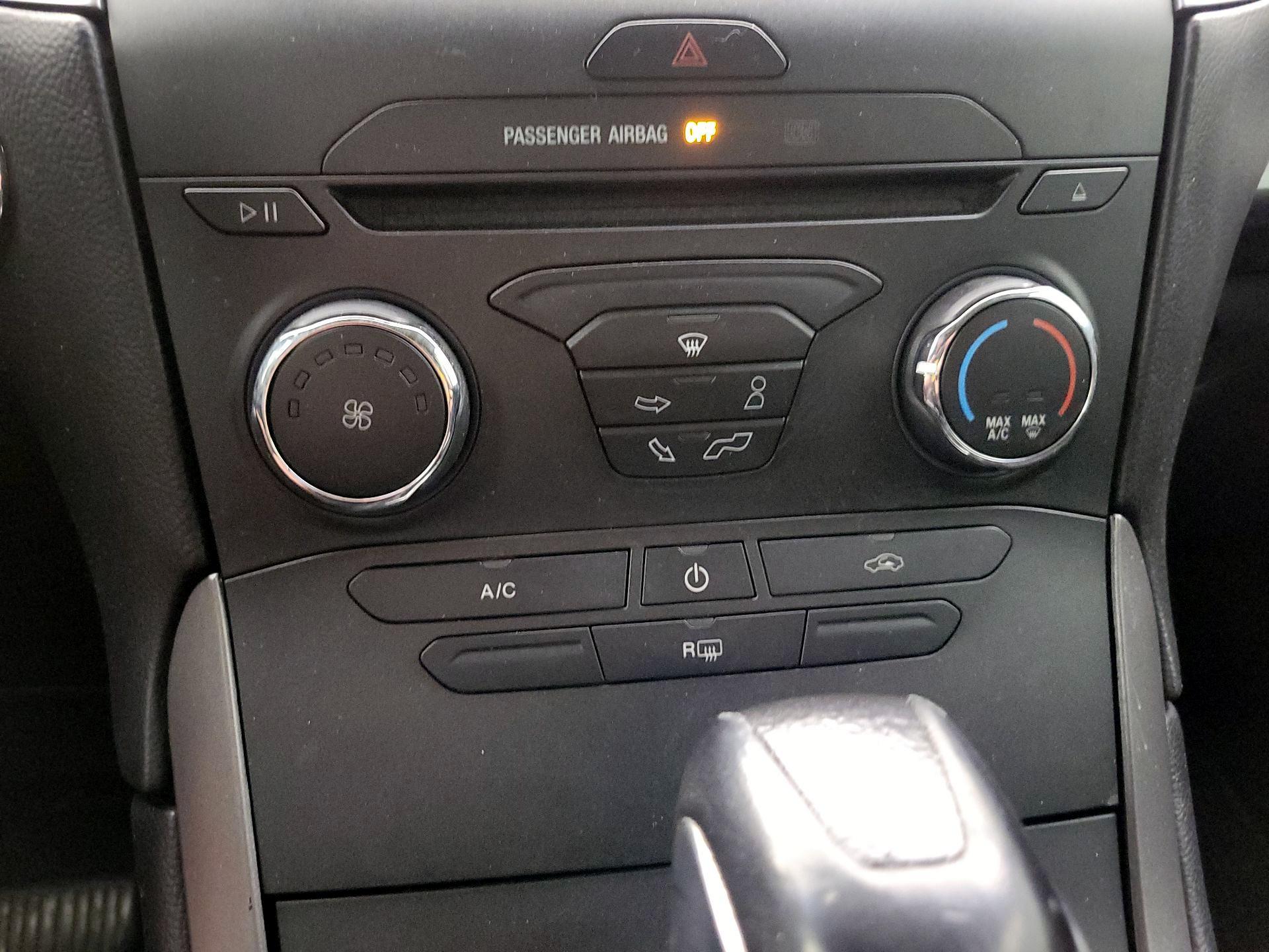 Thumbnail: 2017 Ford Edge - 16