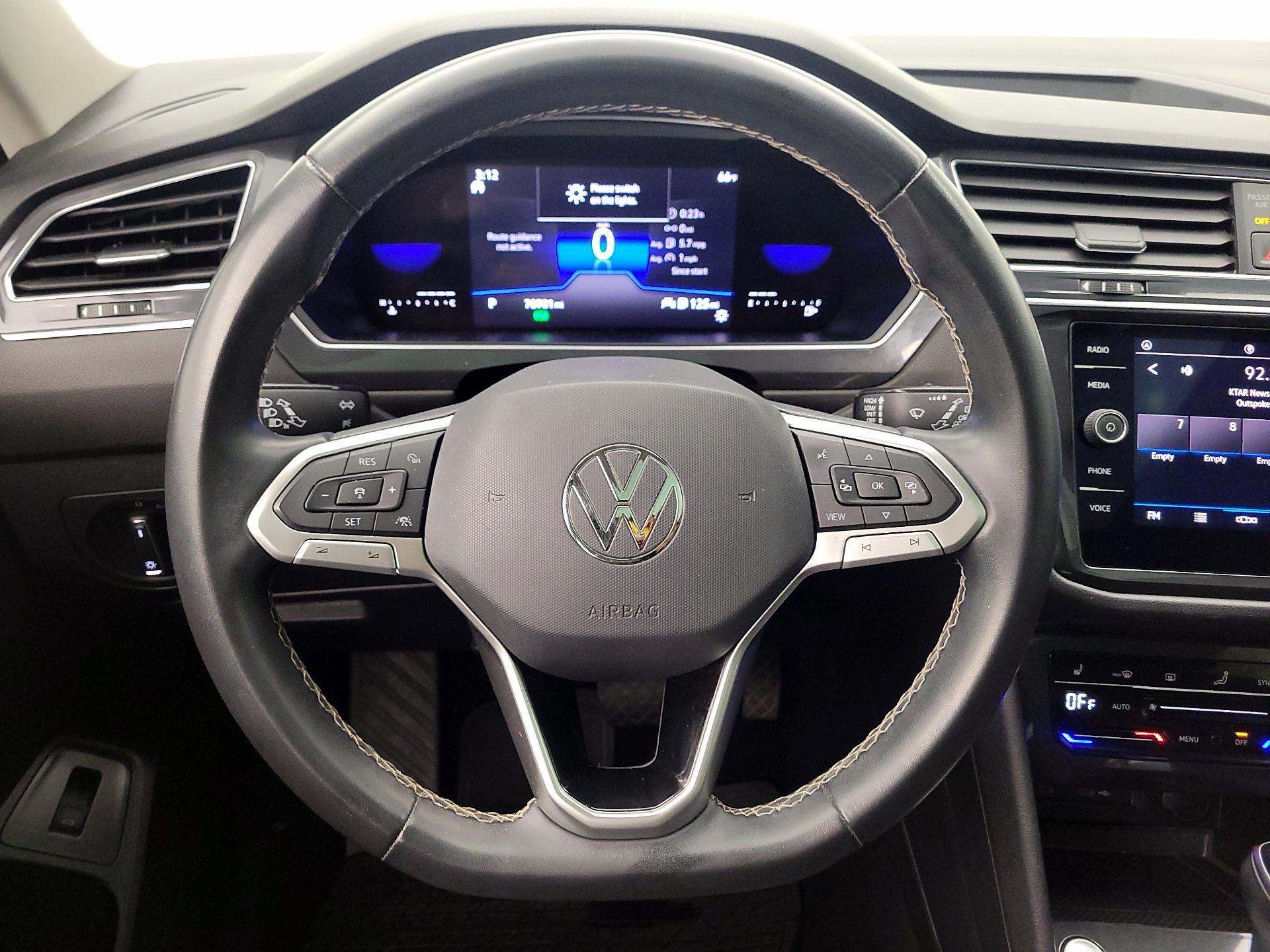 Thumbnail: 2022 Volkswagen Tiguan - 10