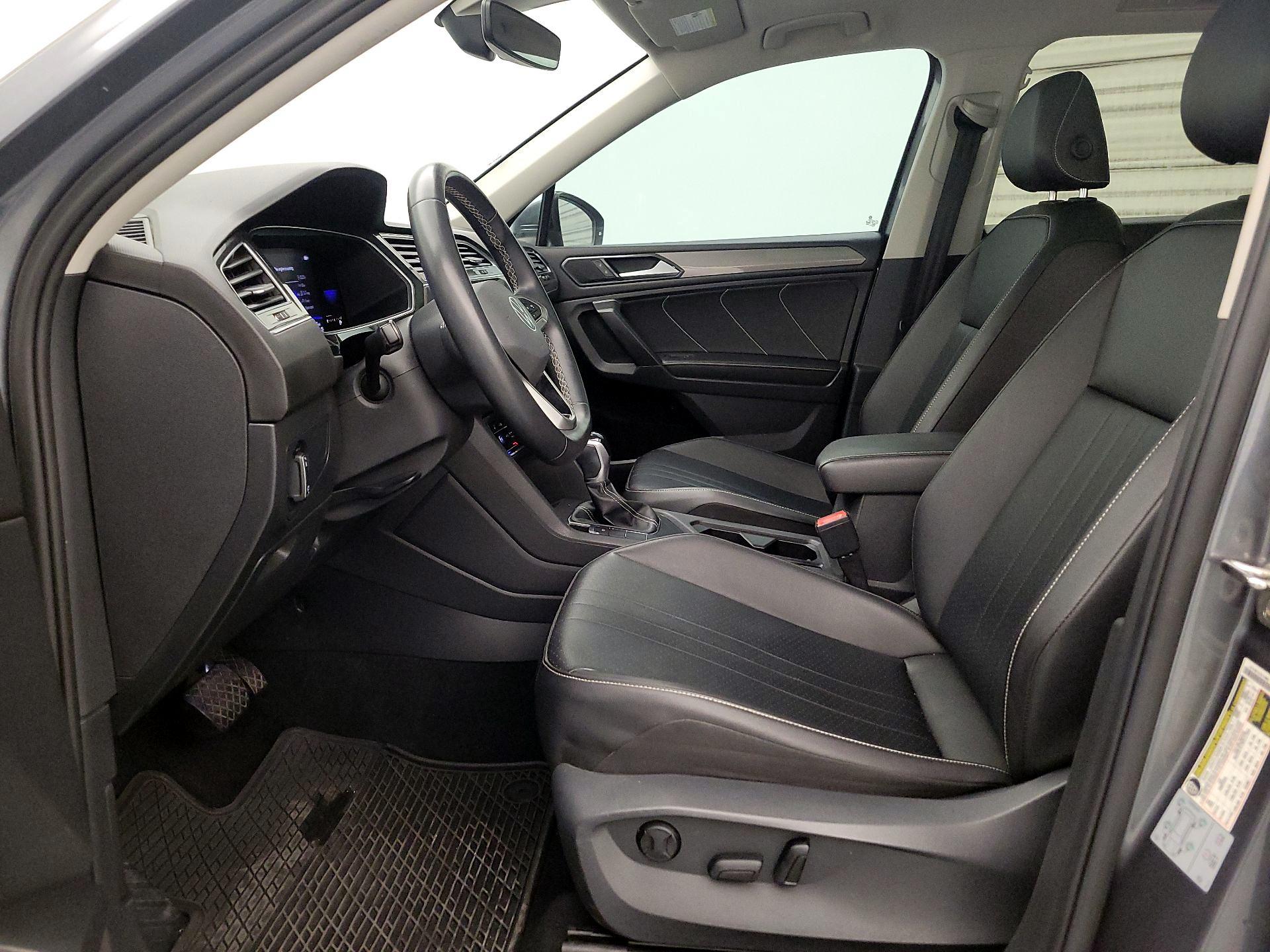 Thumbnail: 2022 Volkswagen Tiguan - 11