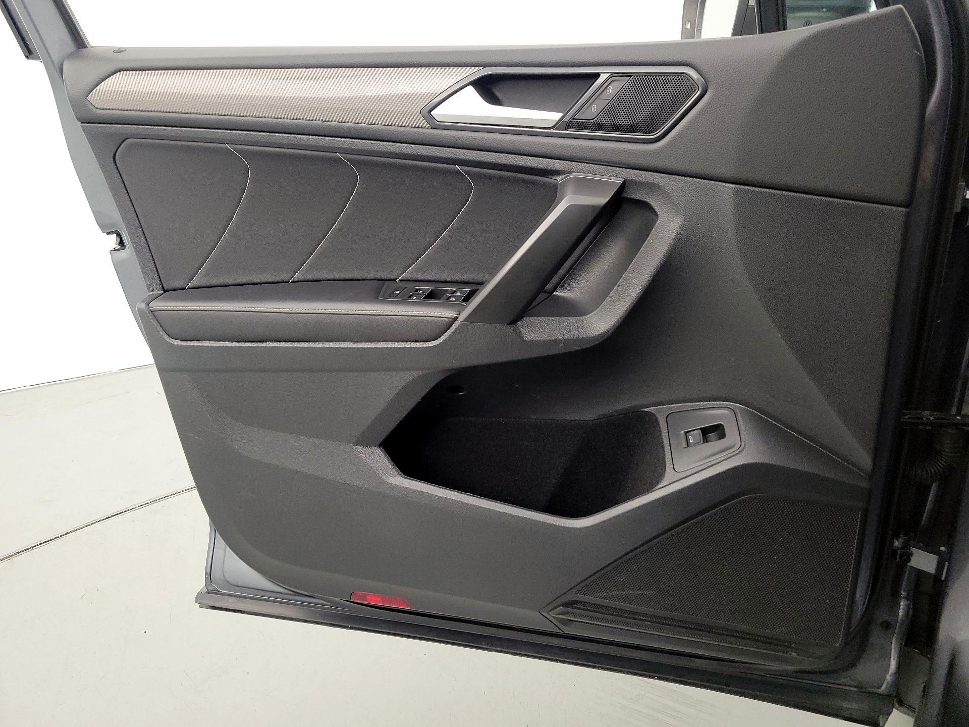 Thumbnail: 2022 Volkswagen Tiguan - 12