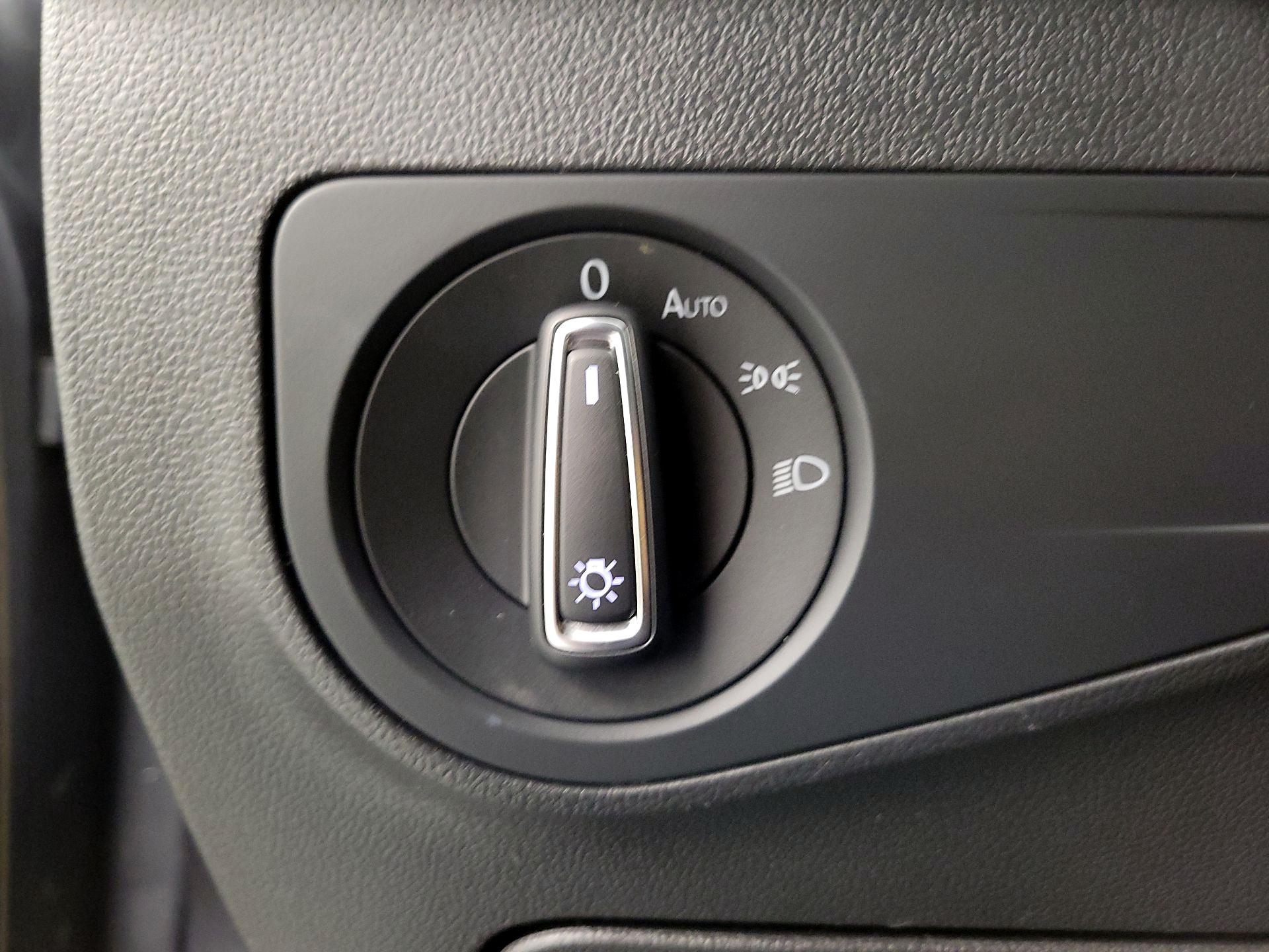 Thumbnail: 2022 Volkswagen Tiguan - 13