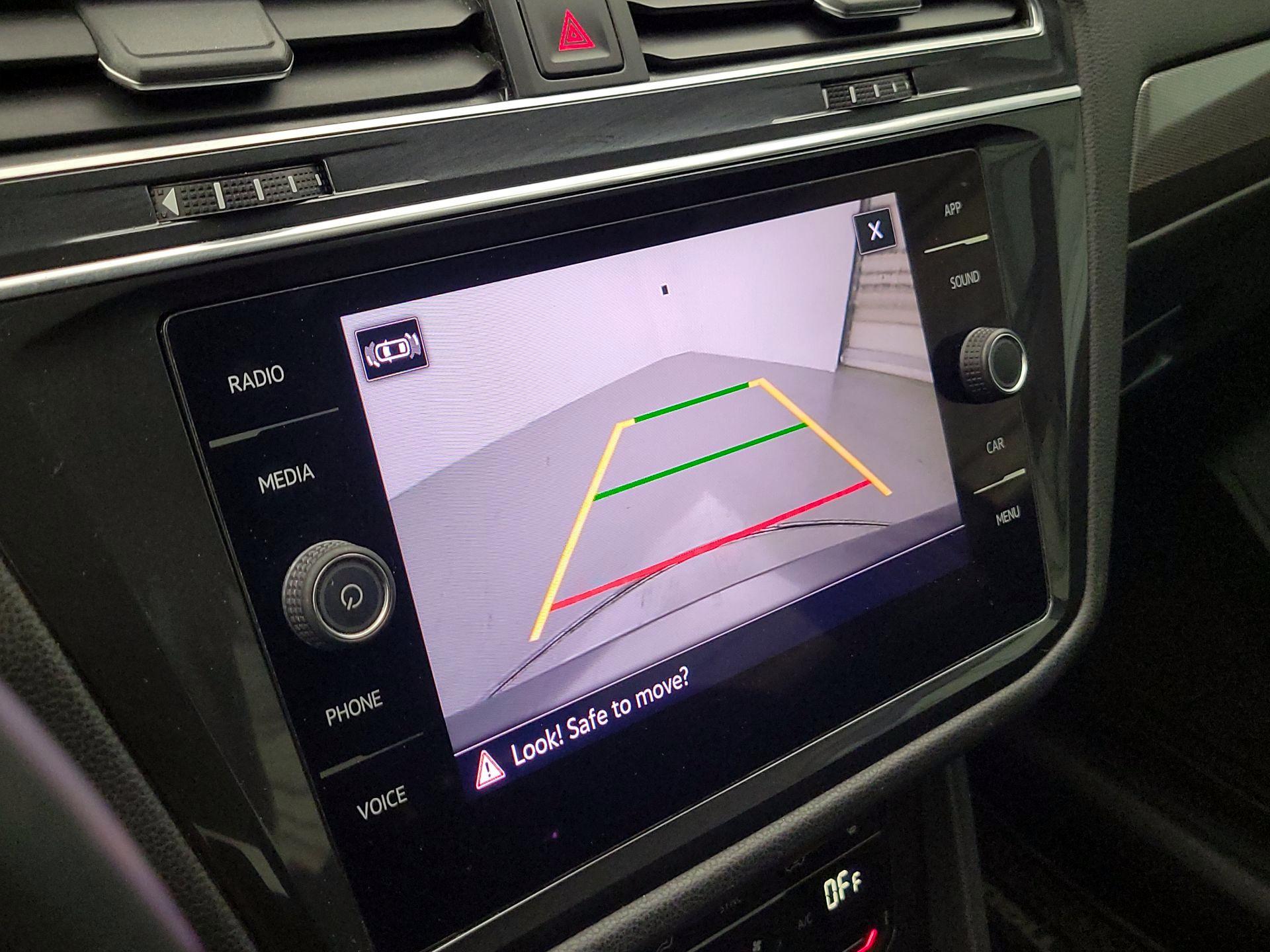 Thumbnail: 2022 Volkswagen Tiguan - 14