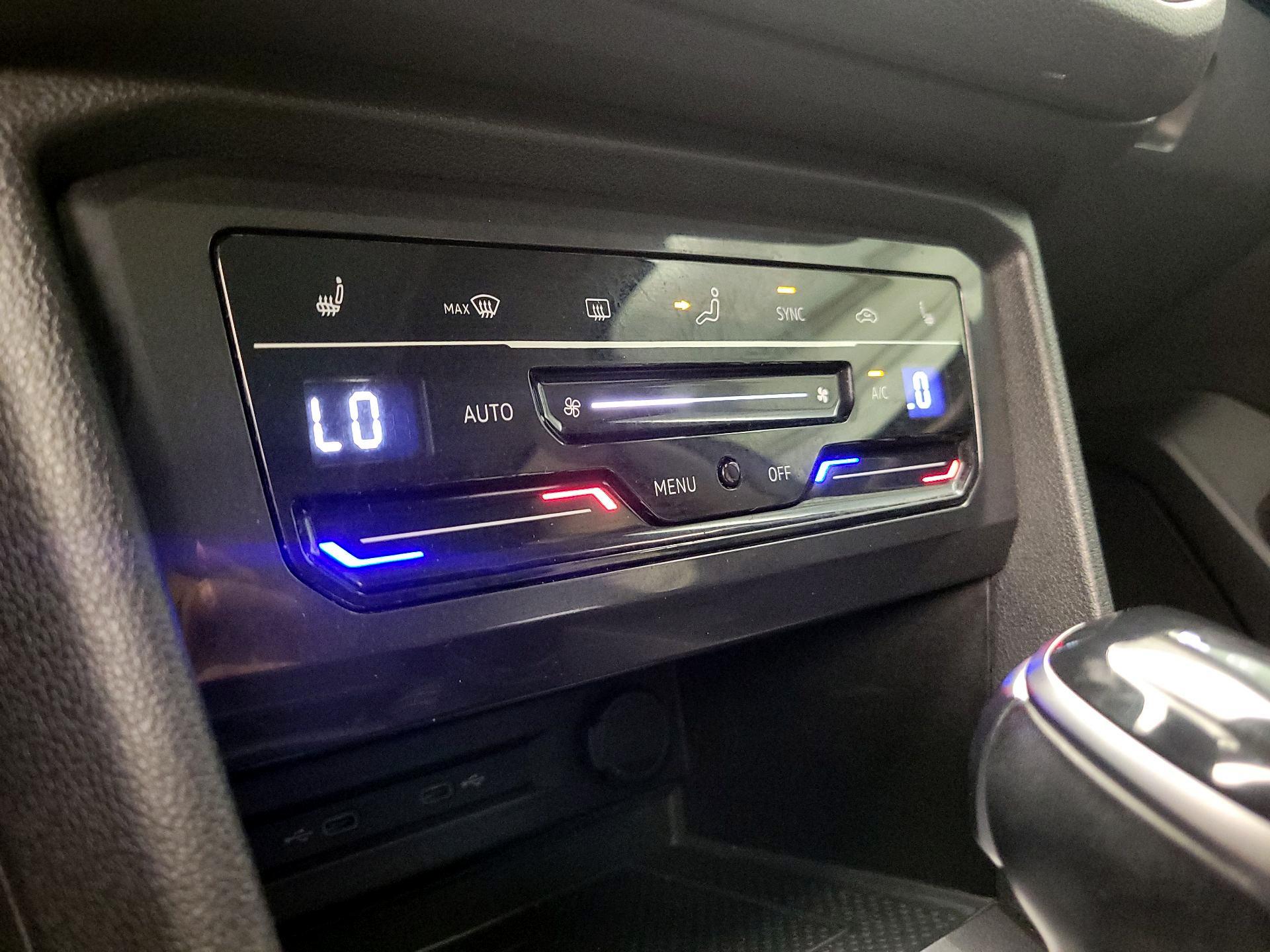 Thumbnail: 2022 Volkswagen Tiguan - 16