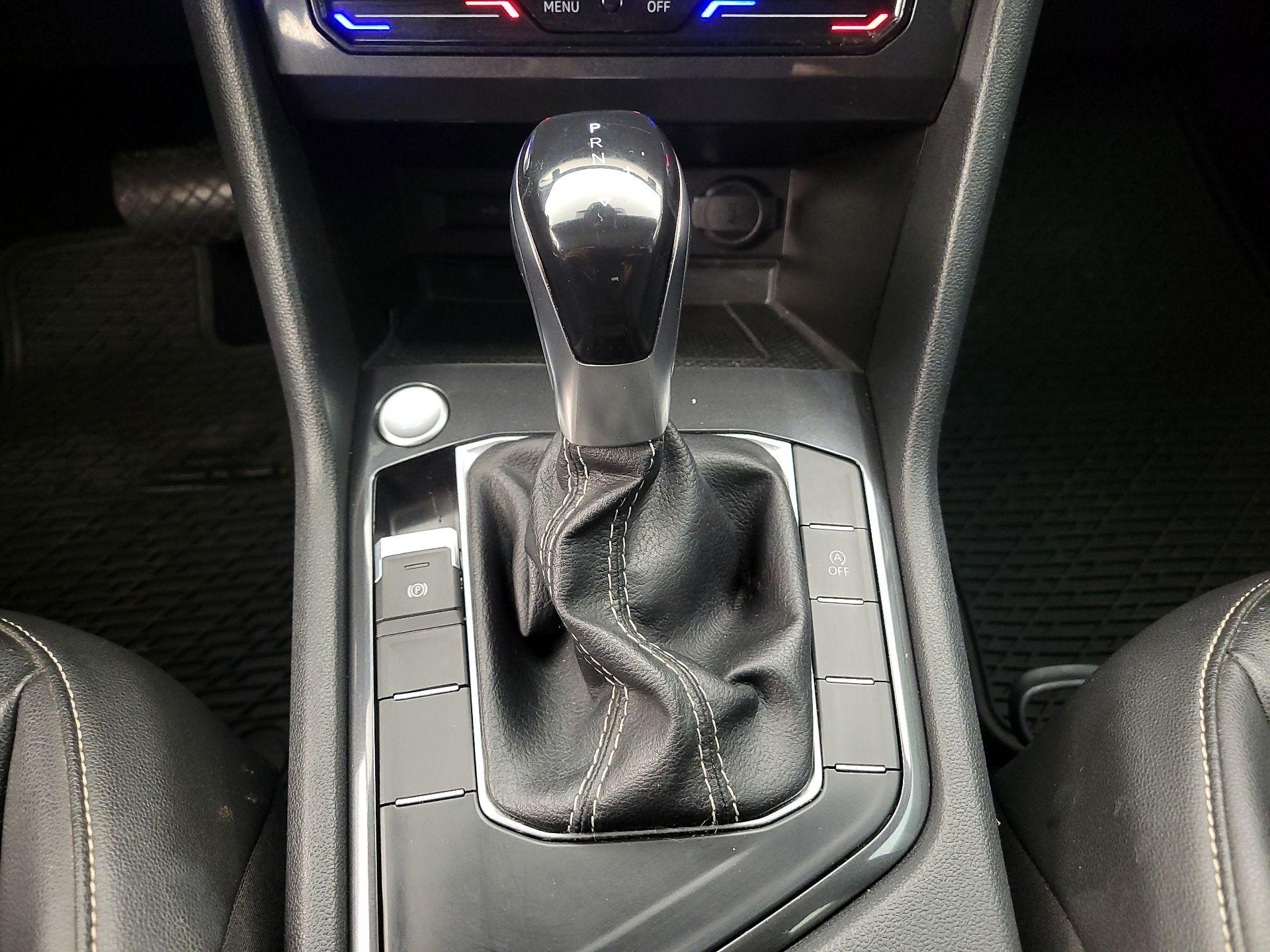 Thumbnail: 2022 Volkswagen Tiguan - 17