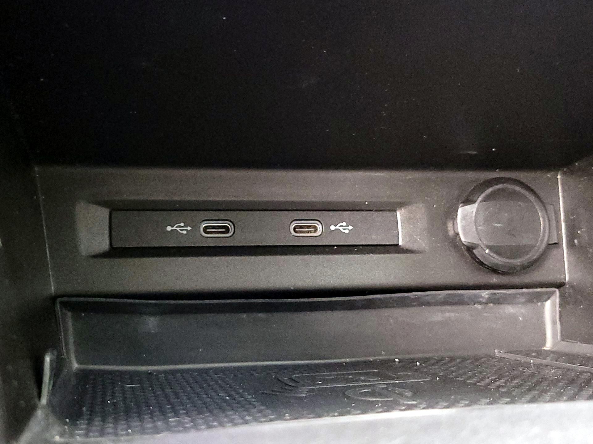 Thumbnail: 2022 Volkswagen Tiguan - 18