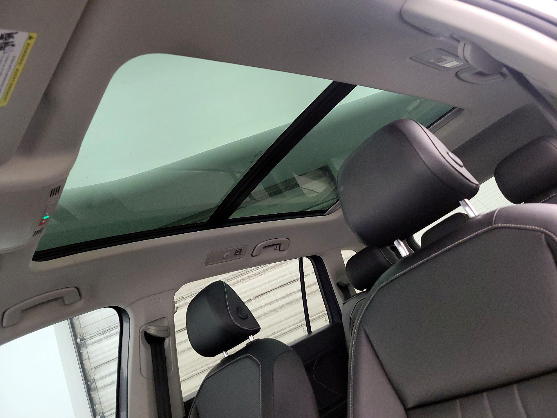 Thumbnail: 2022 Volkswagen Tiguan - 19