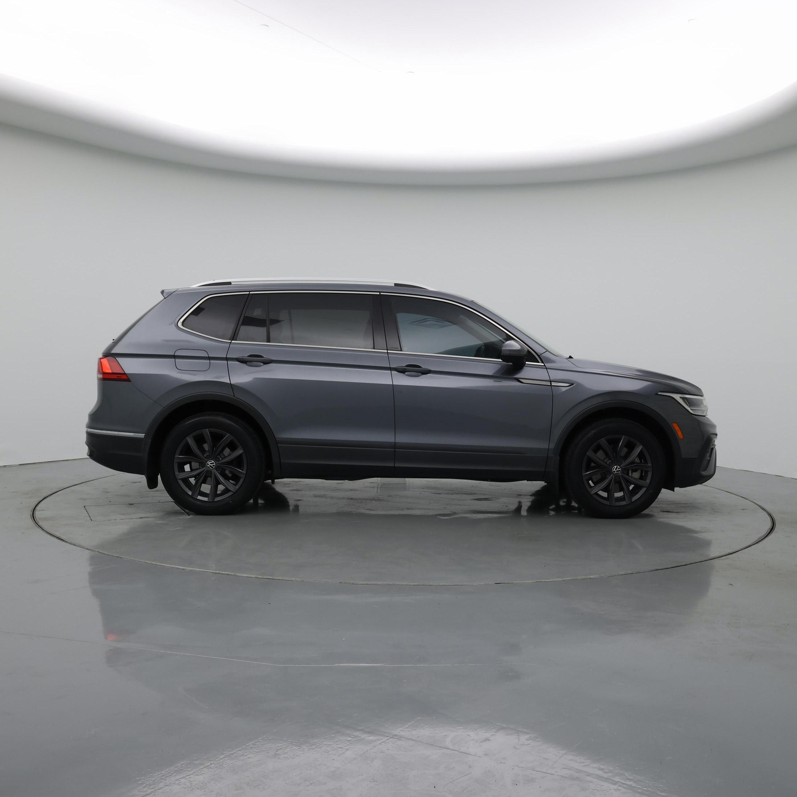 Thumbnail: 2022 Volkswagen Tiguan - 7