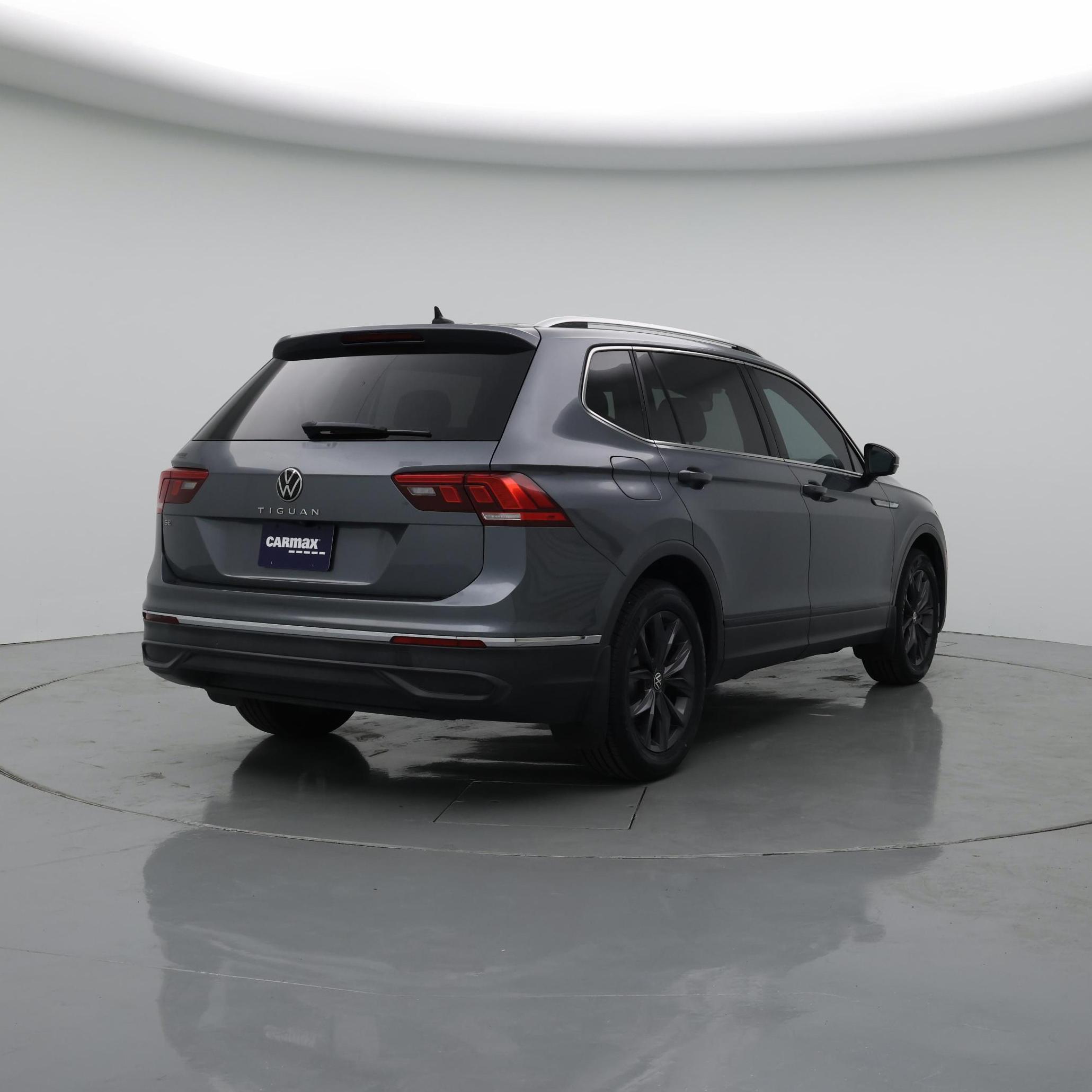 Thumbnail: 2022 Volkswagen Tiguan - 8