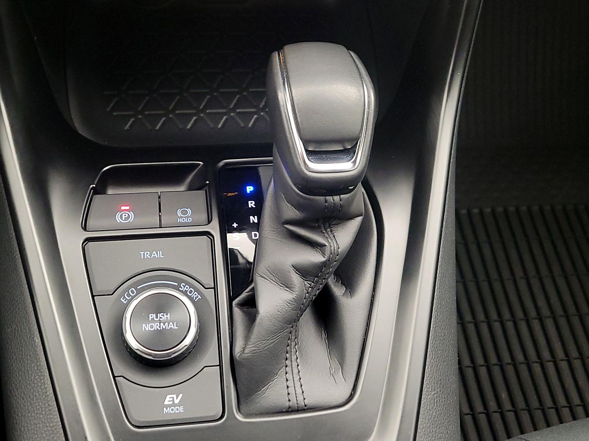 Thumbnail: 2024 Toyota RAV4 - 17