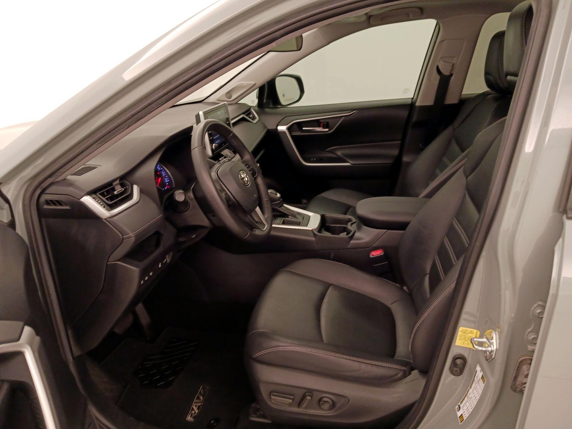 Thumbnail: 2021 Toyota RAV4 - 11