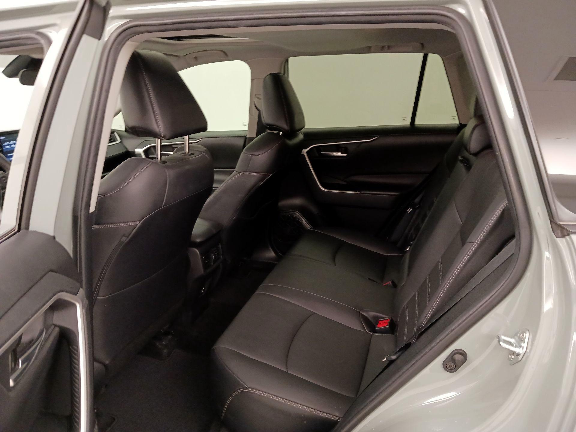 Thumbnail: 2021 Toyota RAV4 - 20