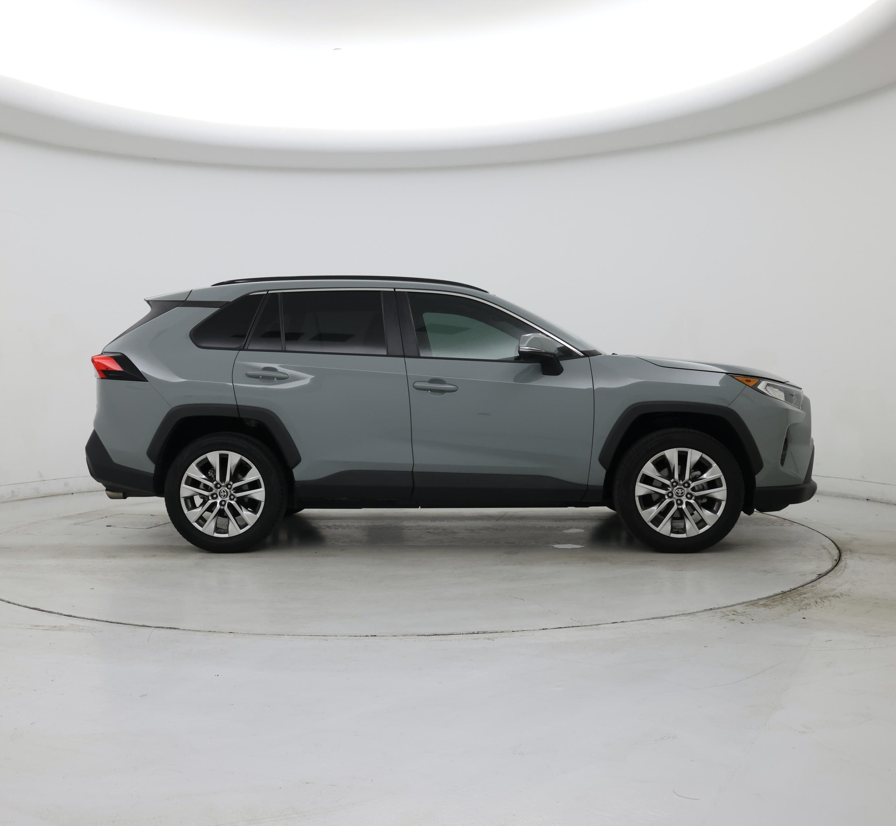 Thumbnail: 2021 Toyota RAV4 - 7