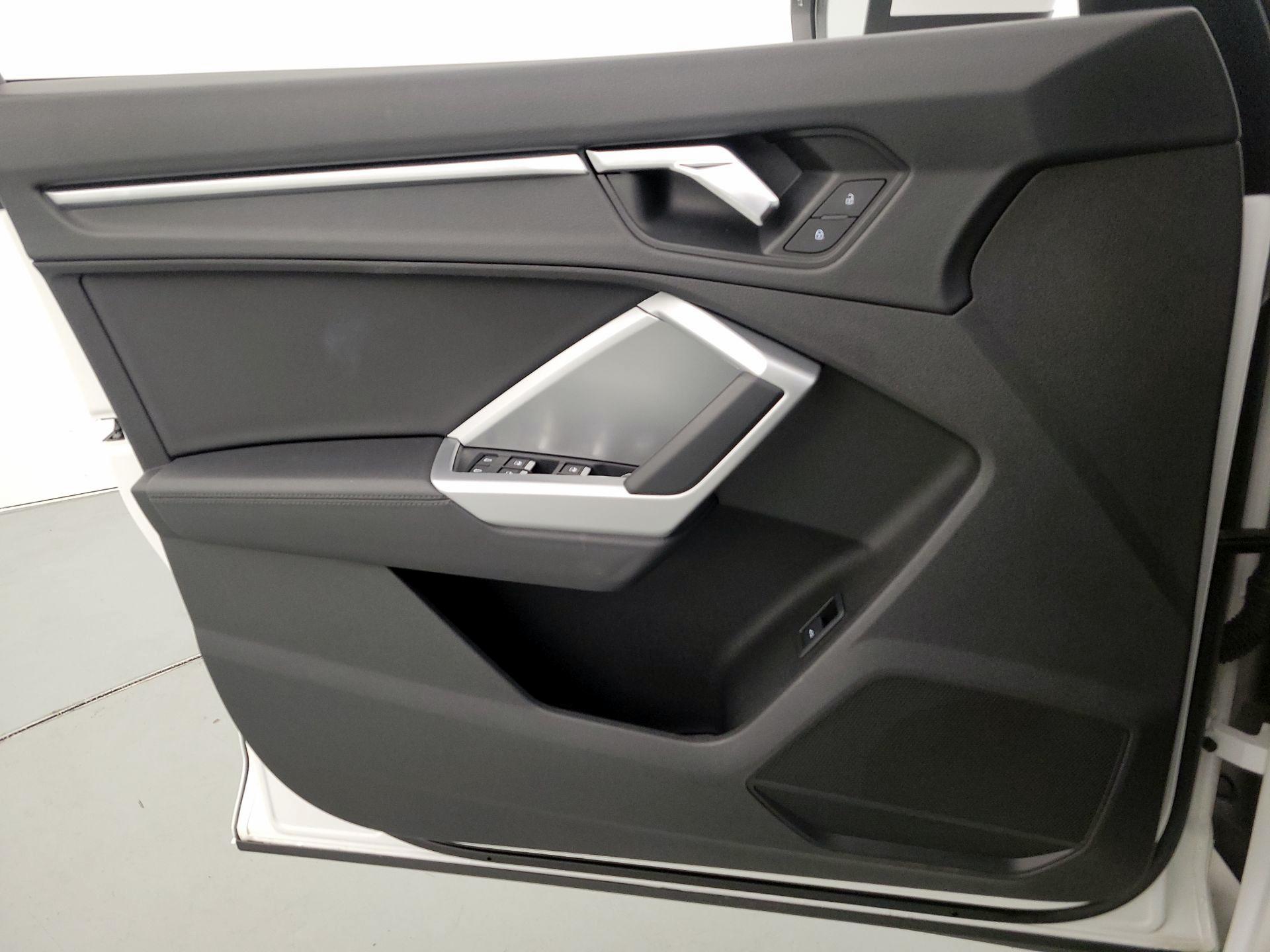 Thumbnail: 2019 Audi Q3 - 12