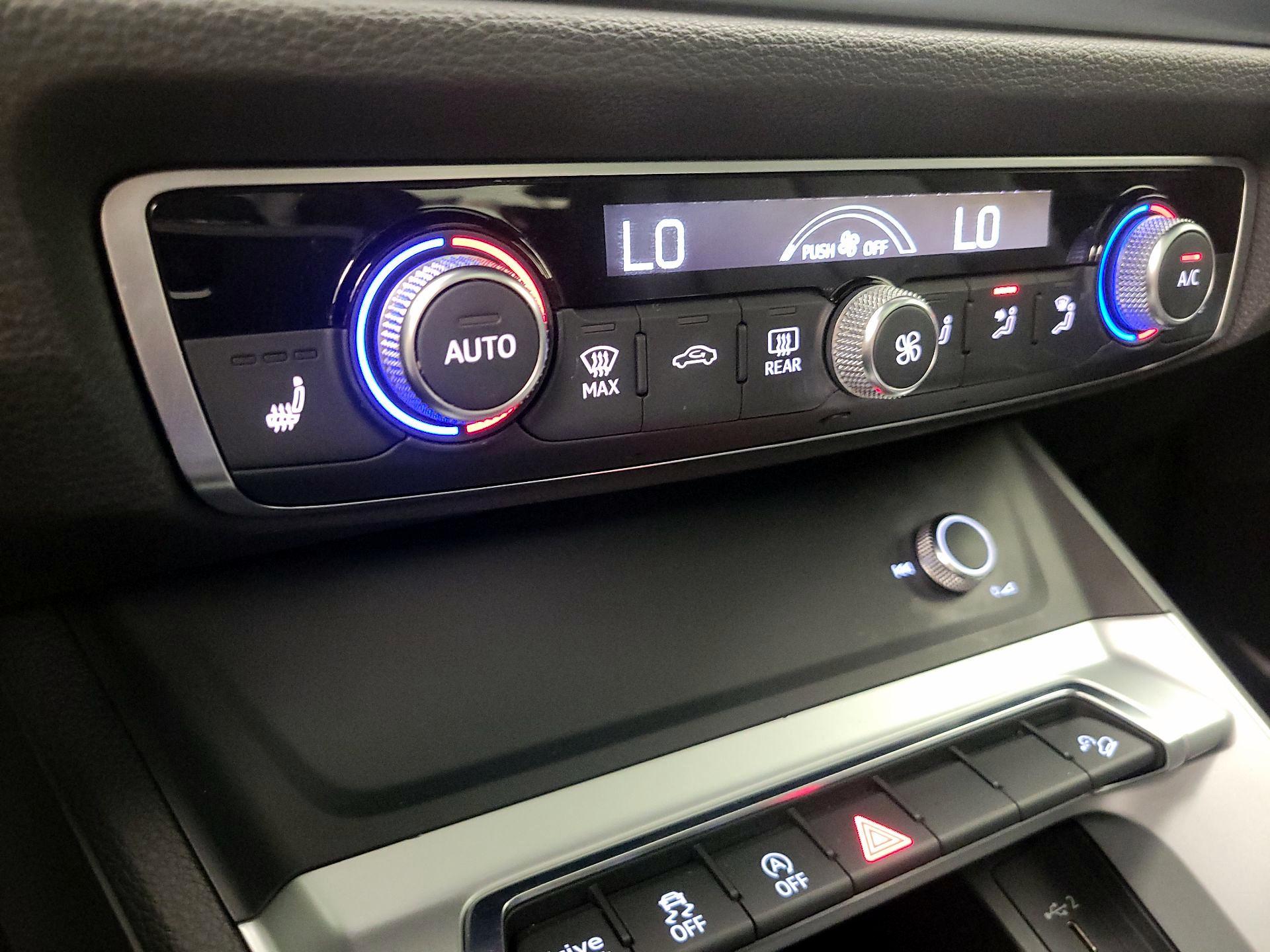 Thumbnail: 2019 Audi Q3 - 16