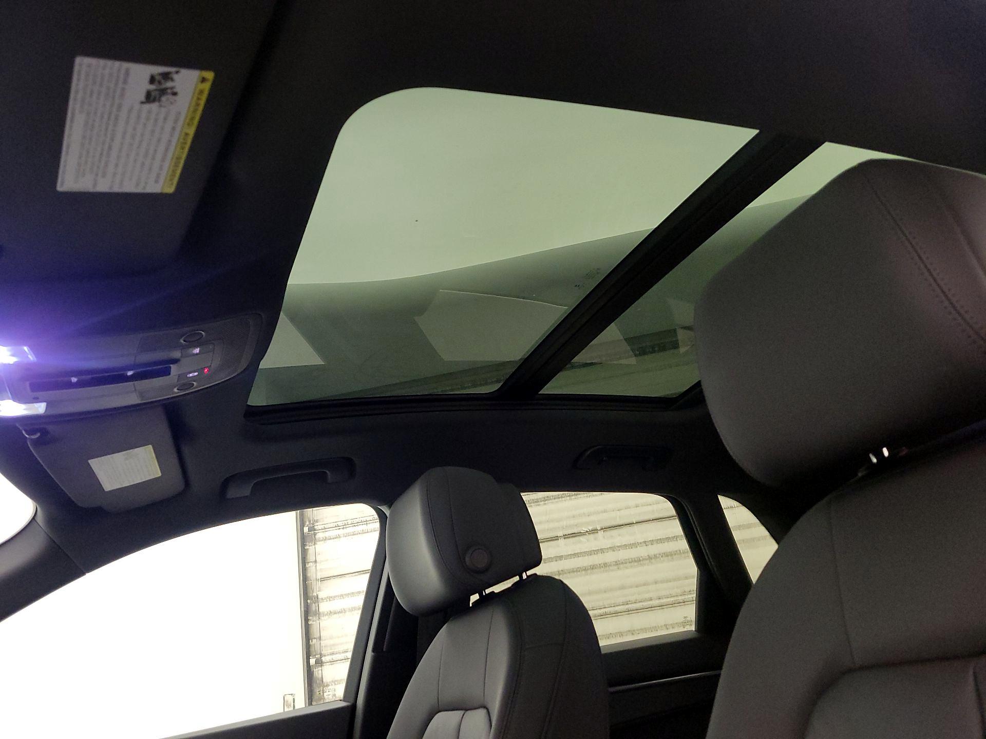 Thumbnail: 2019 Audi Q3 - 19