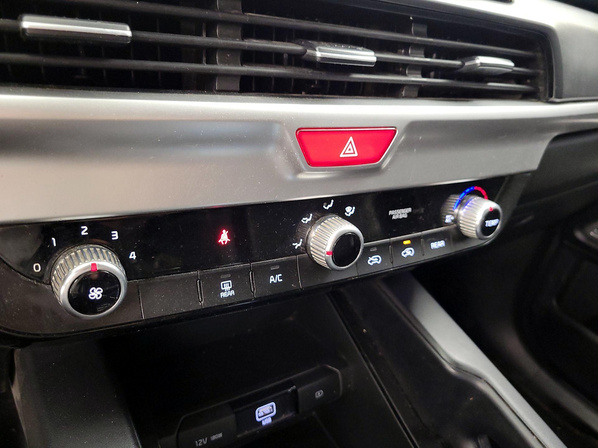 Thumbnail: 2020 Kia Telluride - 12