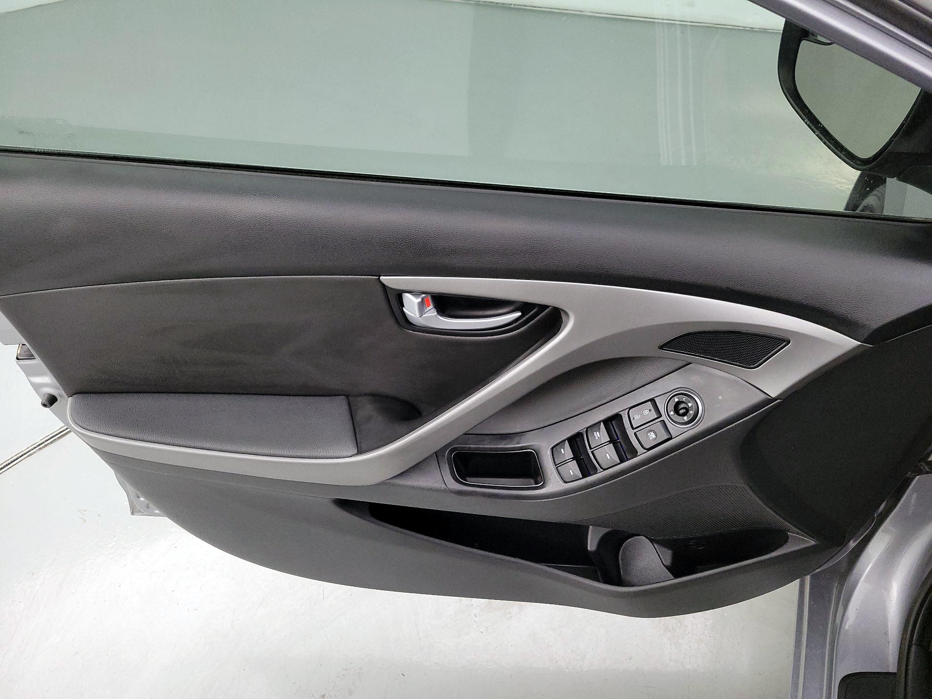 Thumbnail: 2015 Hyundai Elantra - 12