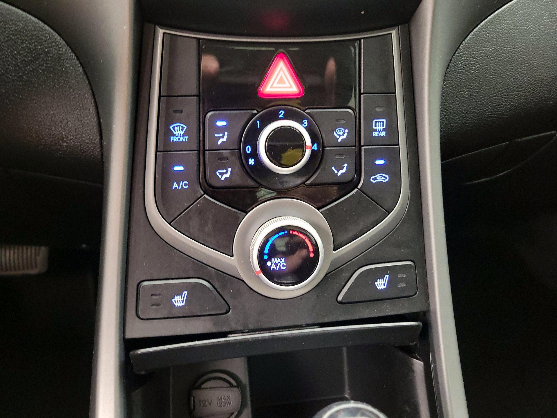 Thumbnail: 2015 Hyundai Elantra - 16