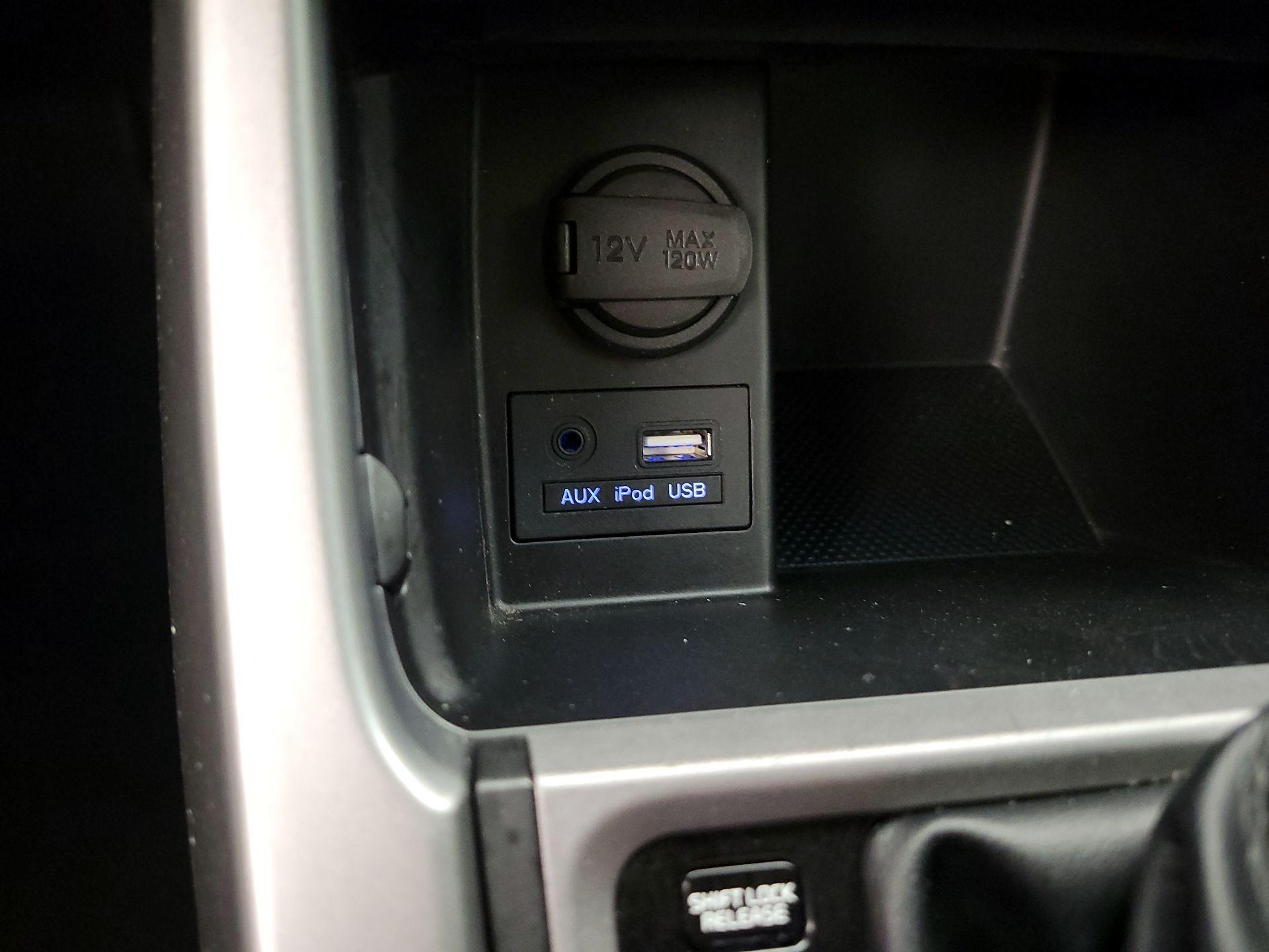 Thumbnail: 2015 Hyundai Elantra - 18