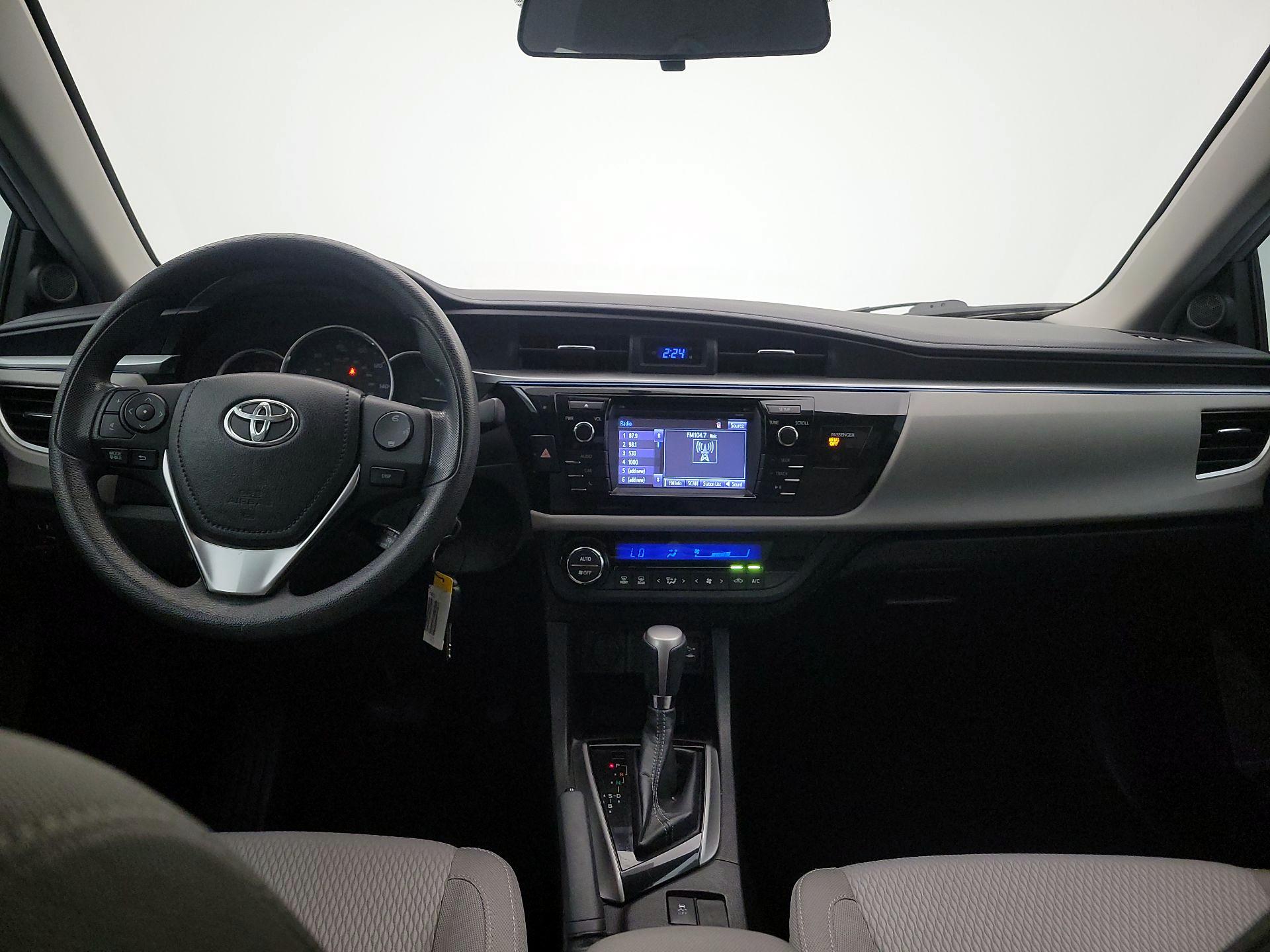 Thumbnail: 2015 Toyota Corolla - 9