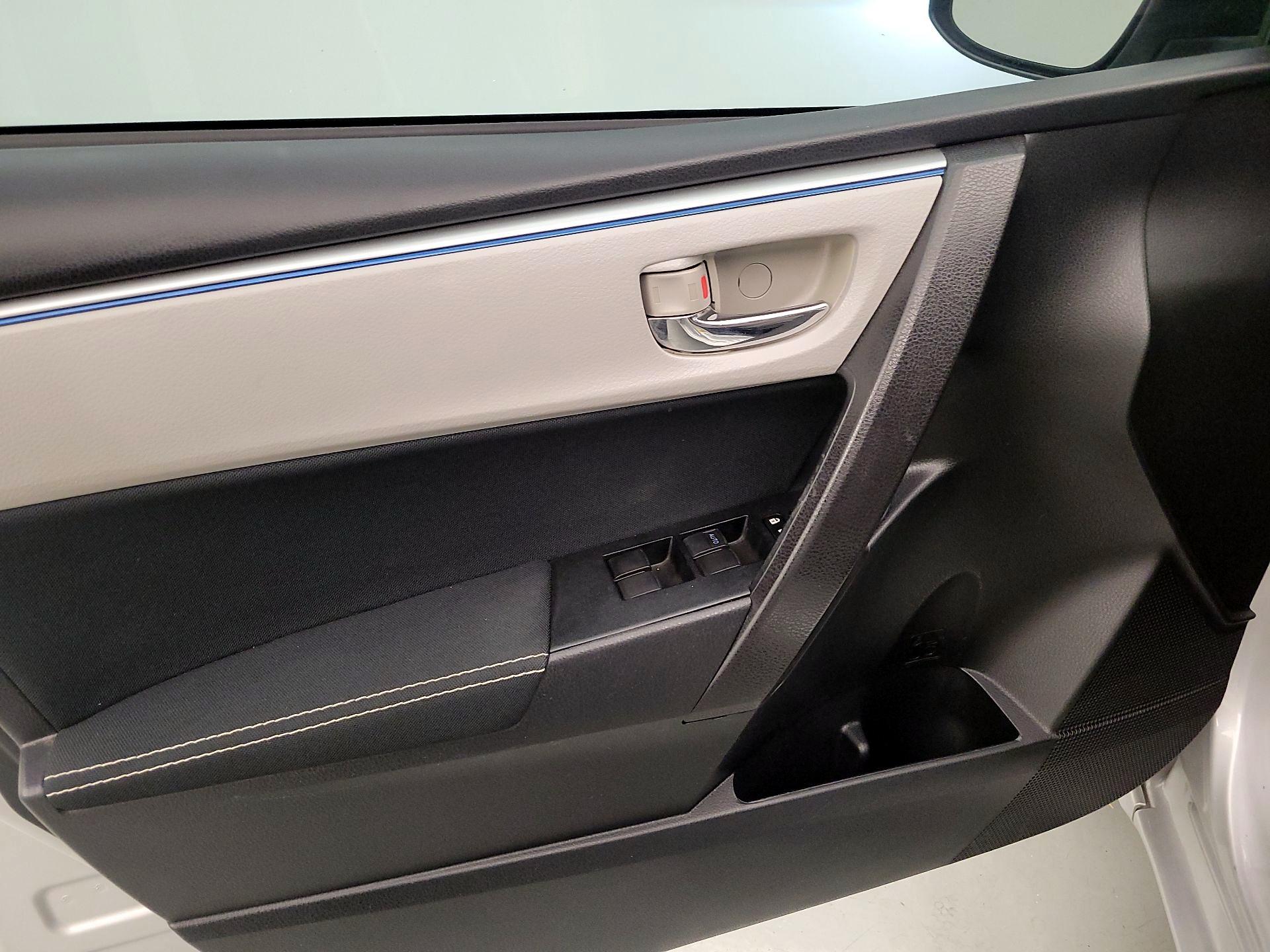 Thumbnail: 2015 Toyota Corolla - 12