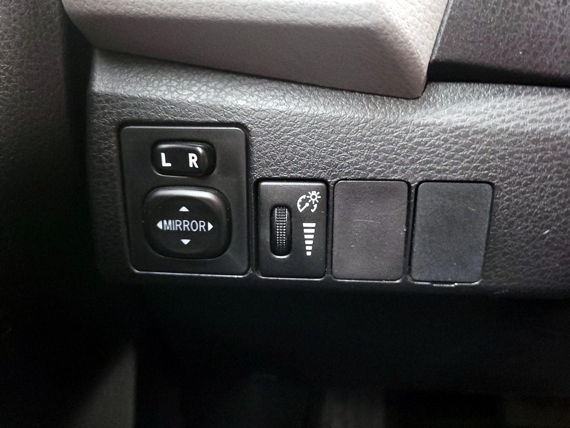 Thumbnail: 2015 Toyota Corolla - 13