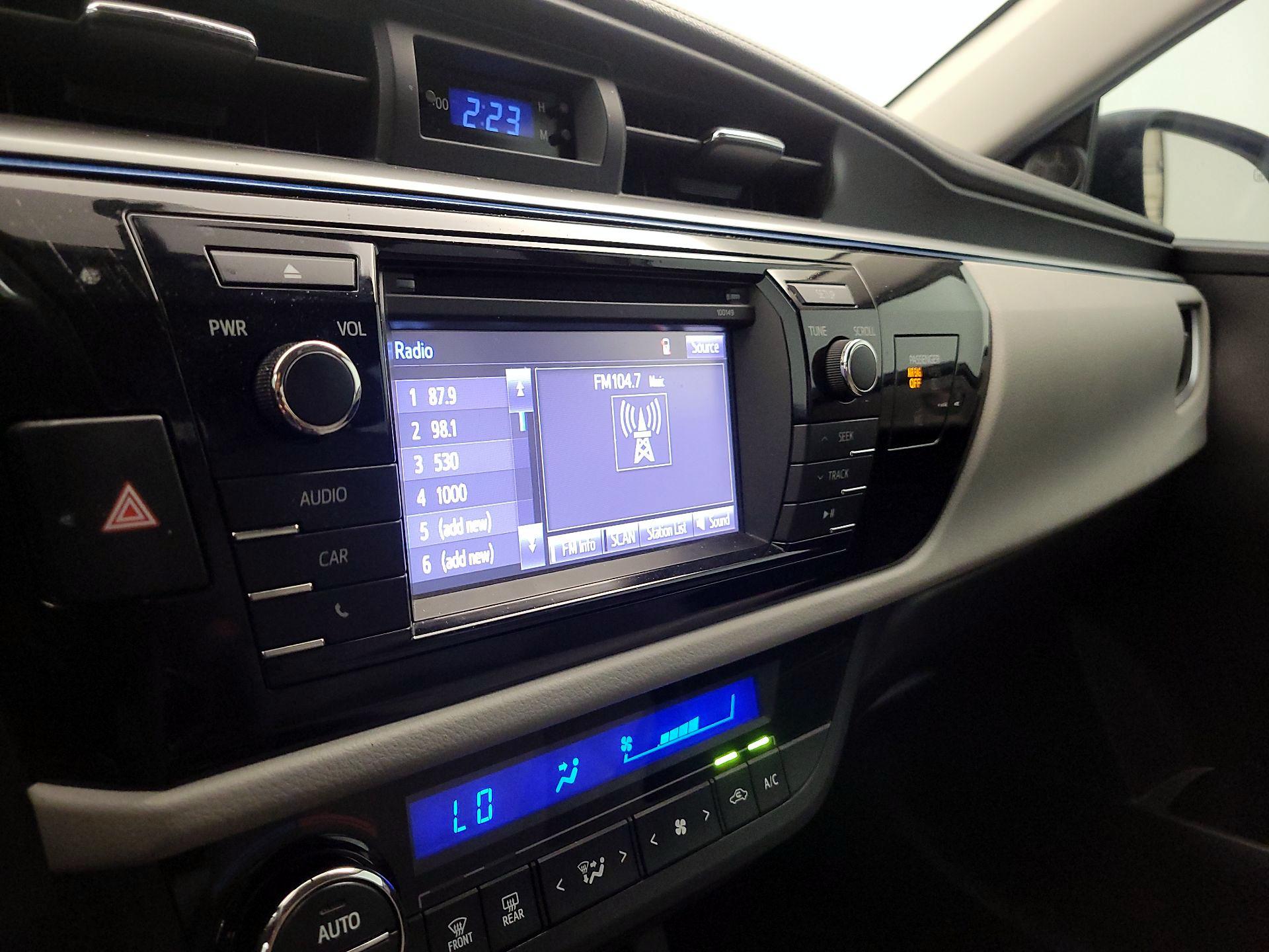 Thumbnail: 2015 Toyota Corolla - 15