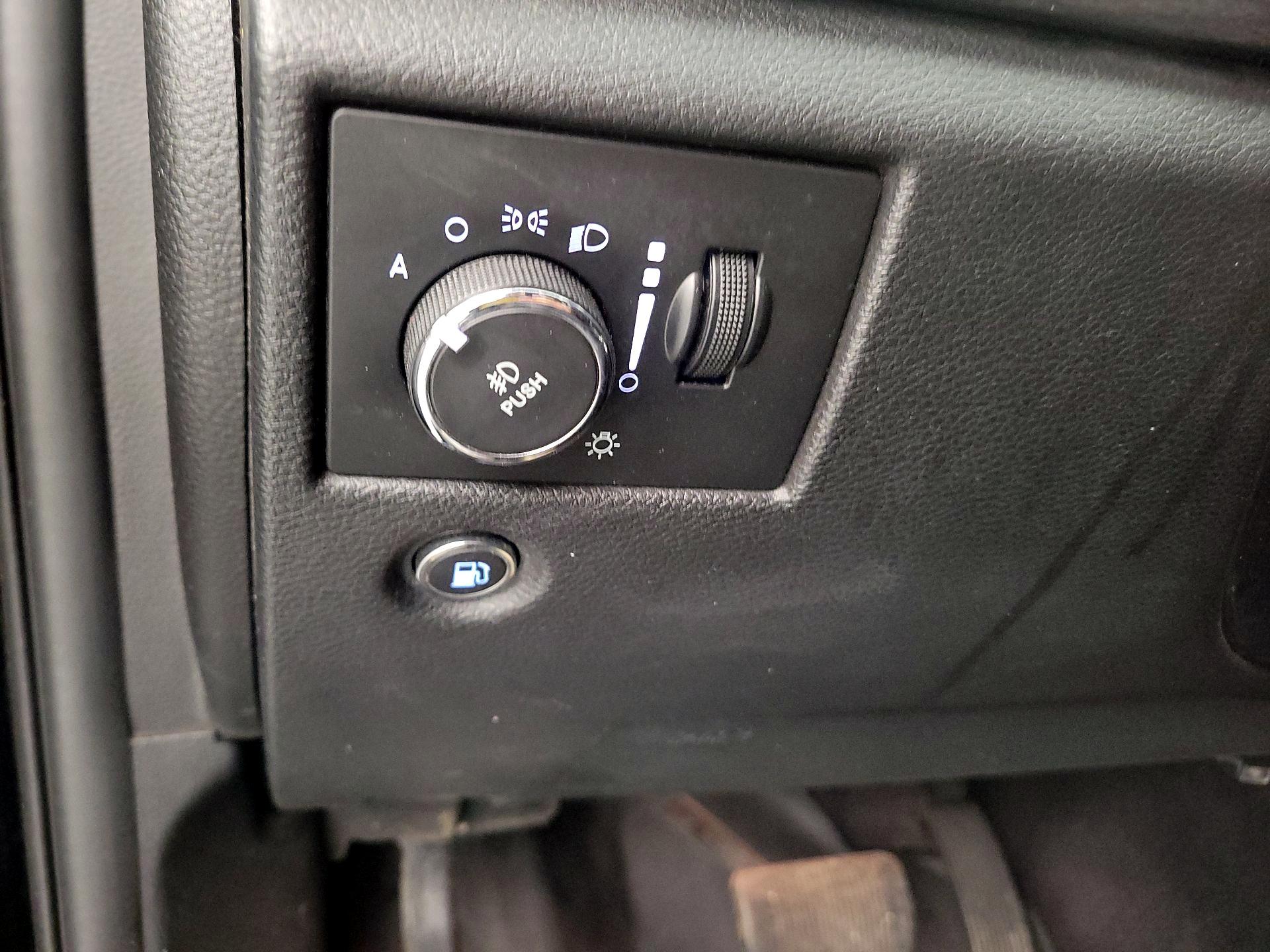 Thumbnail: 2017 Jeep Grand Cherokee - 13