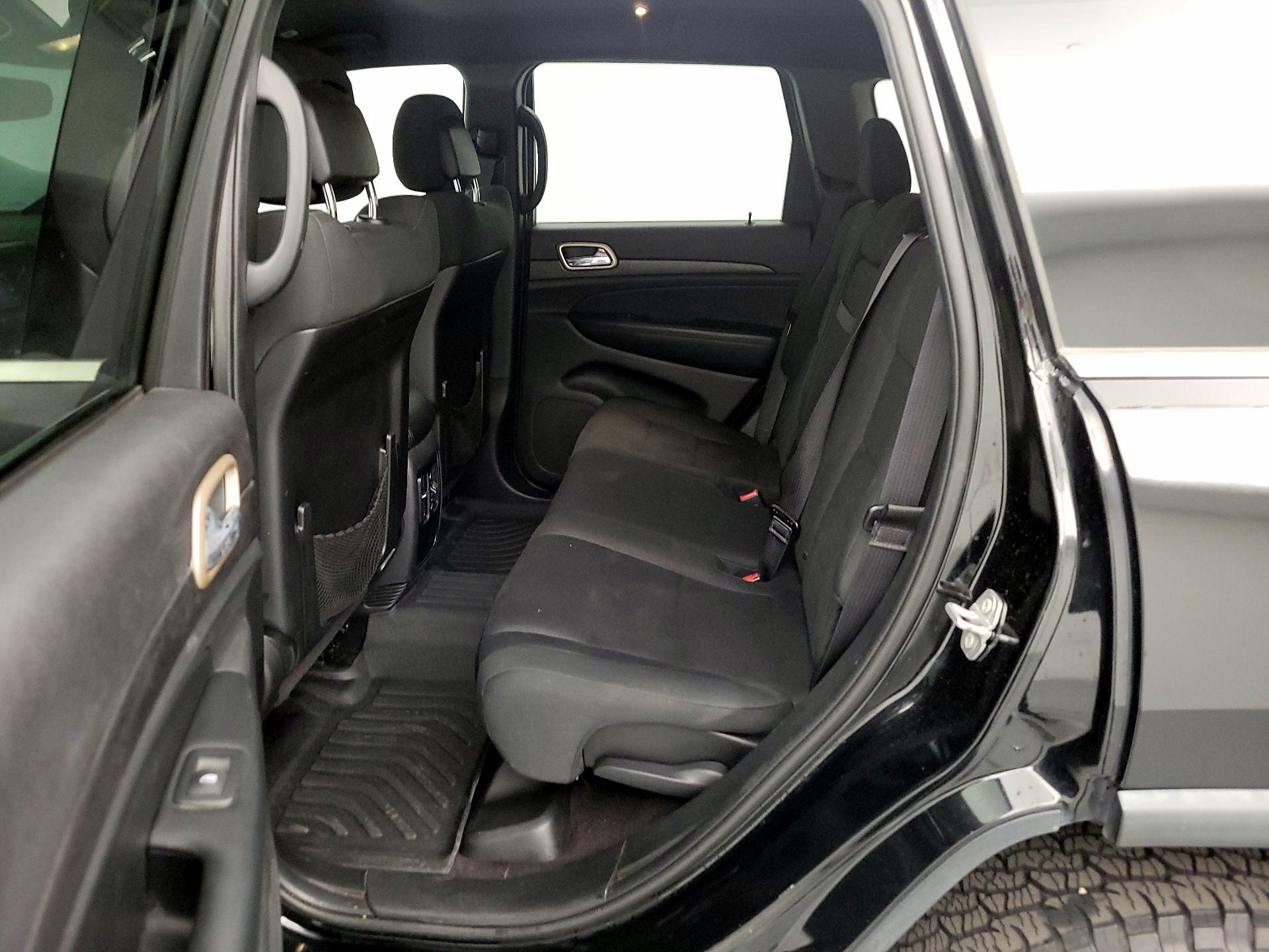 Thumbnail: 2017 Jeep Grand Cherokee - 19