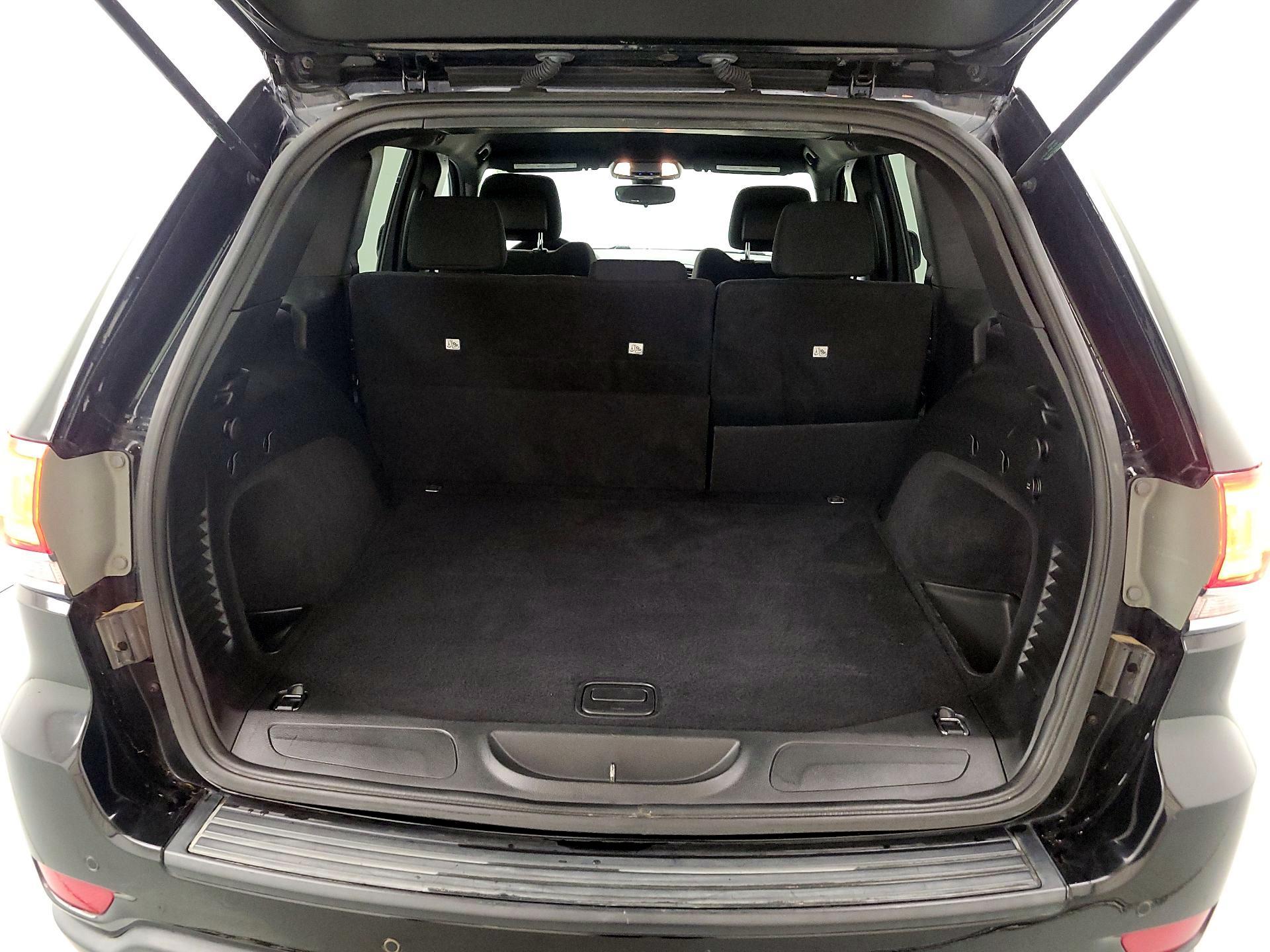 Thumbnail: 2017 Jeep Grand Cherokee - 20