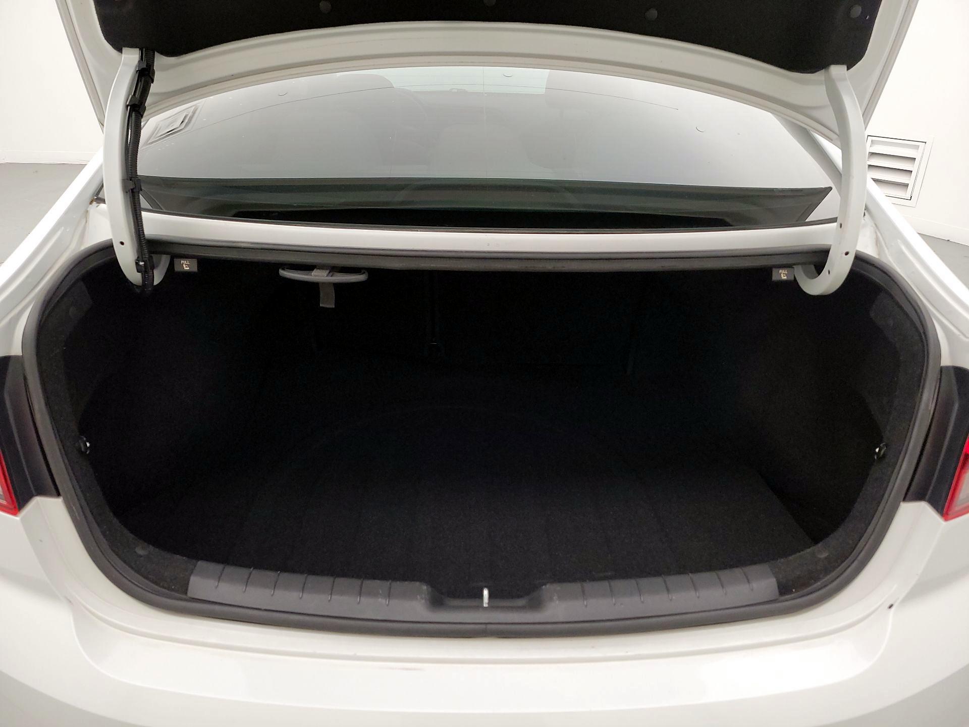 Thumbnail: 2020 Hyundai Elantra - 20