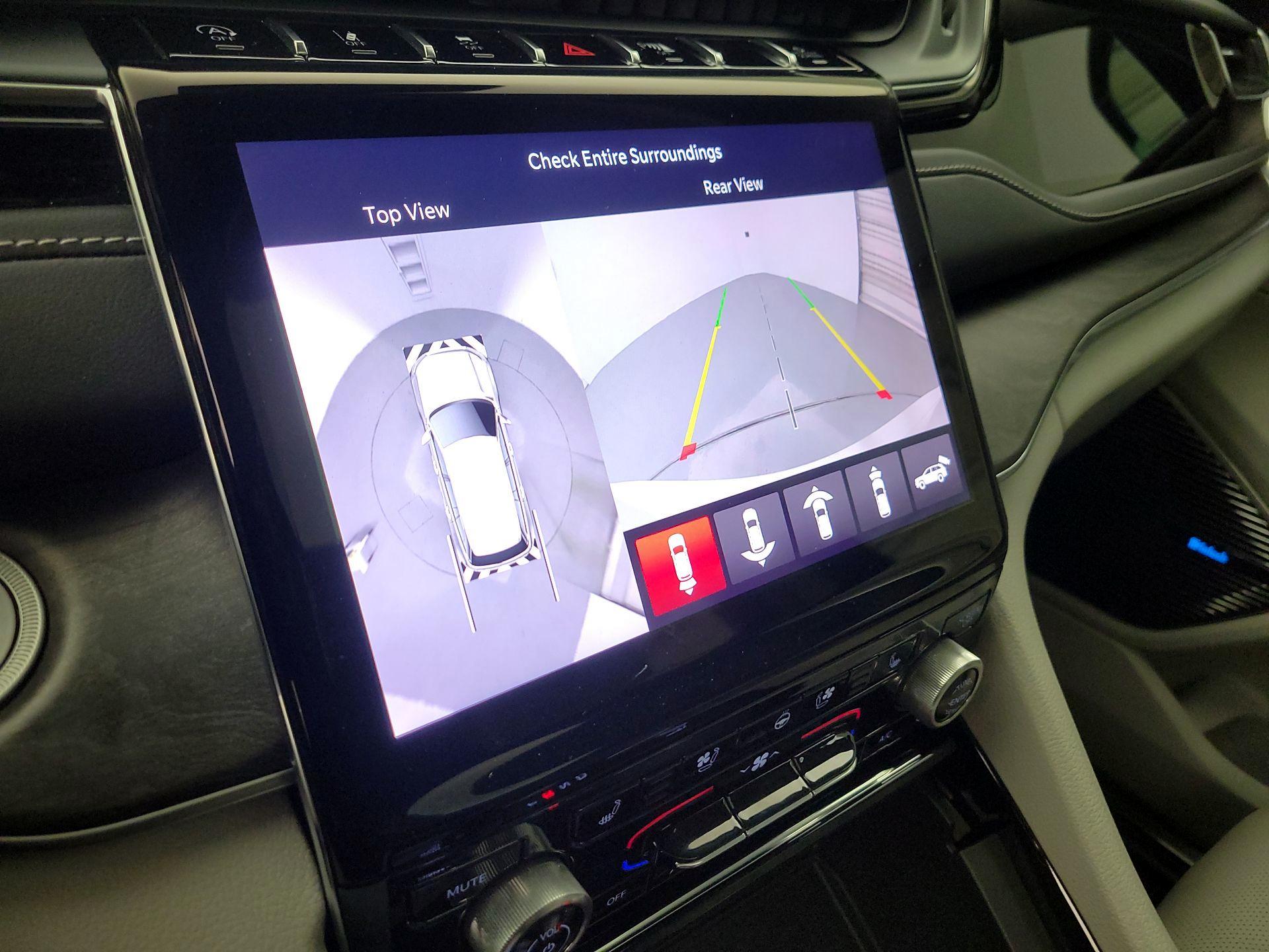 Thumbnail: 2023 Jeep Grand Cherokee - 15